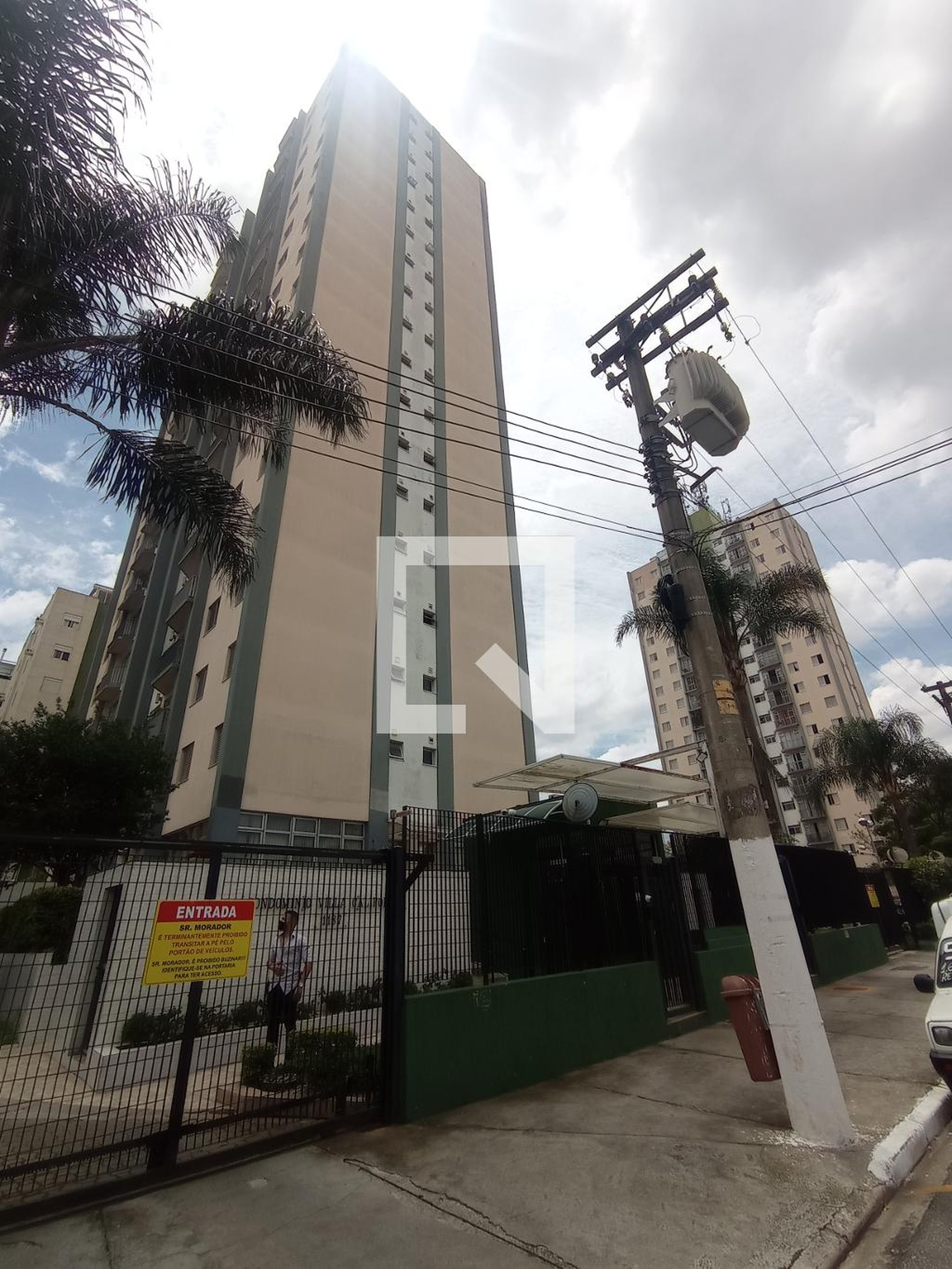 Fachada Condomínio em Rua Lutécia, 1187