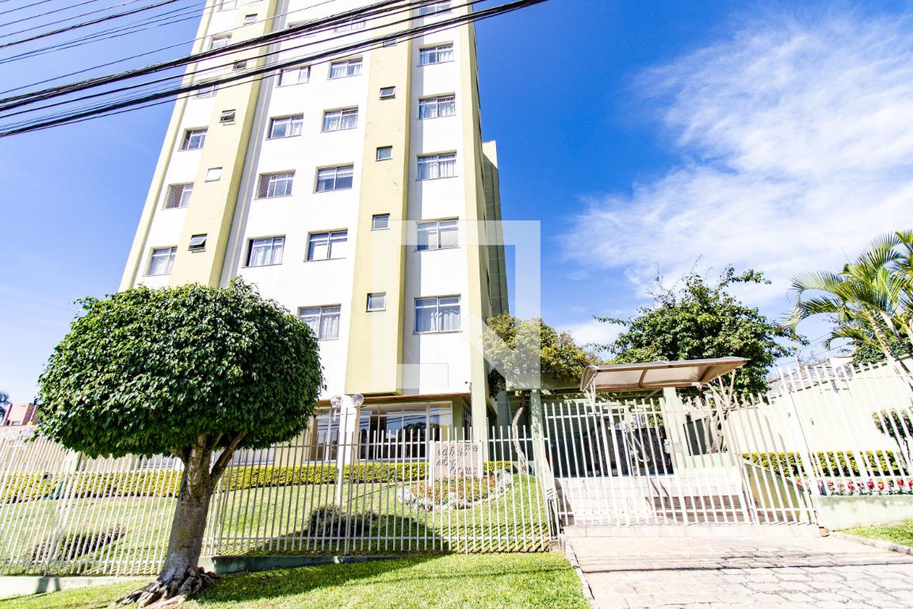 Fachada do Condomínio Condomínio em Rua Paraíba, 3549