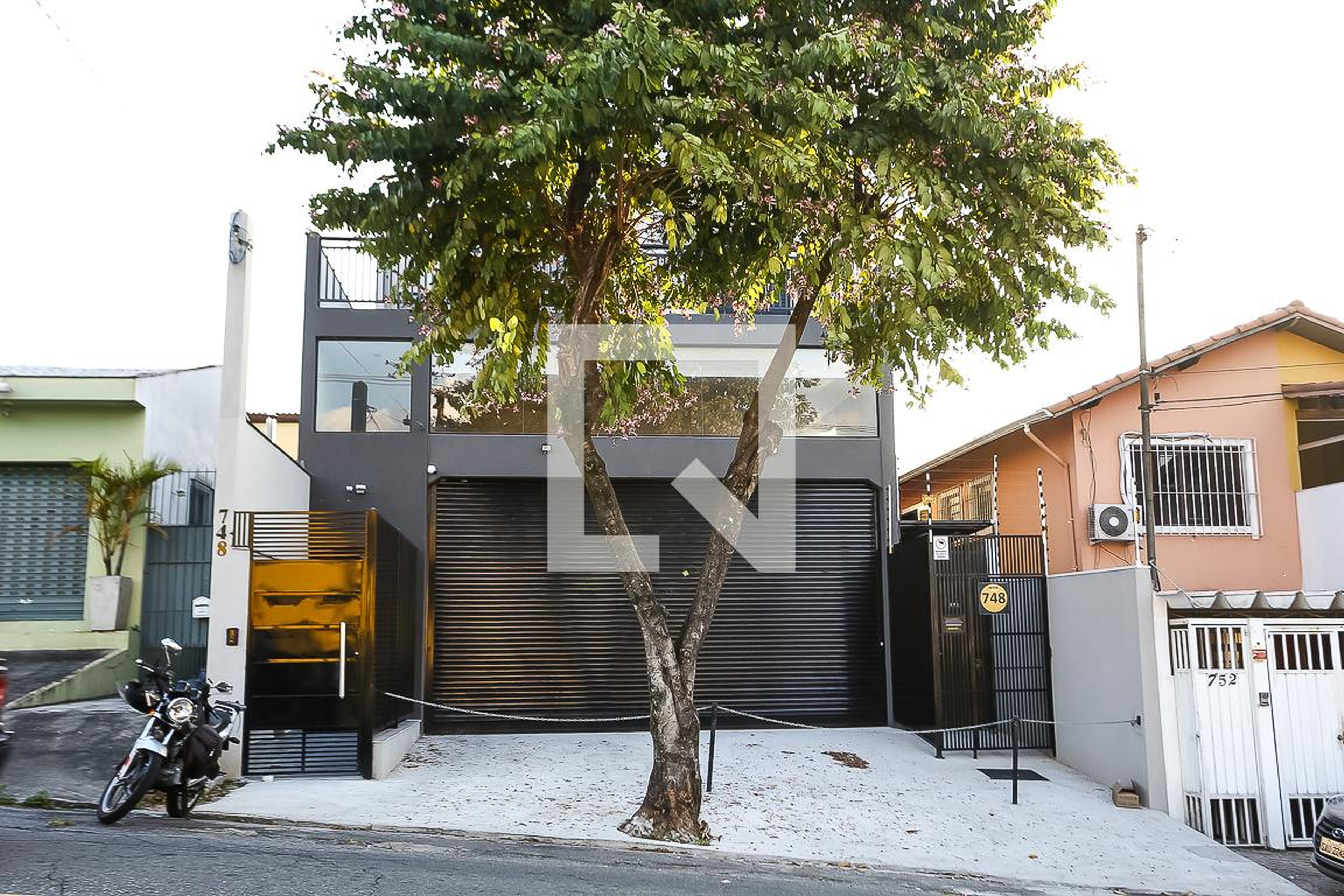 Fachada Condomínio em Avenida Cláudio Franchi, 748