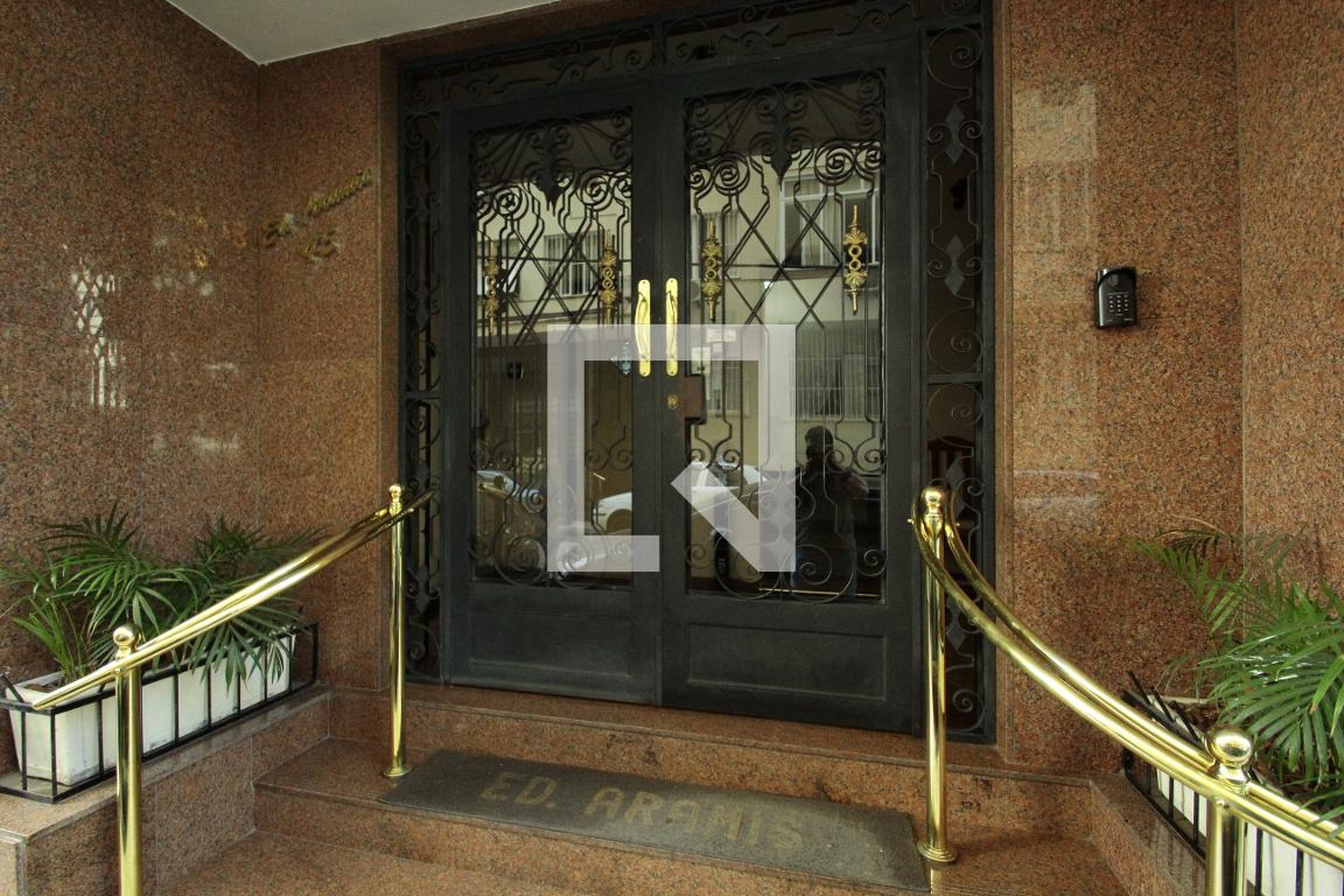 Entrada do Prédio - Edifício Aramis