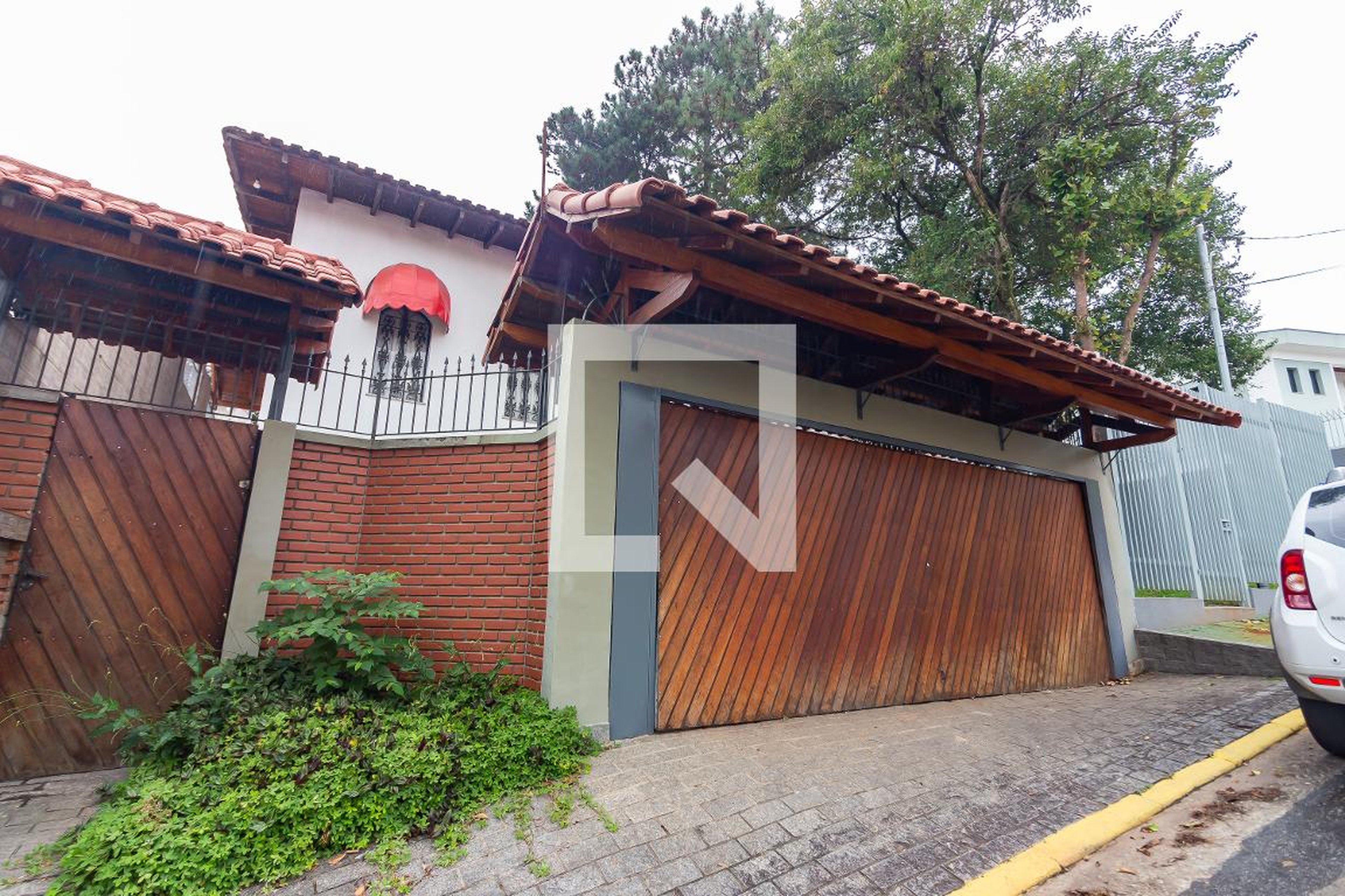 Fachada Condomínio em Rua Fioravante Viel, 93