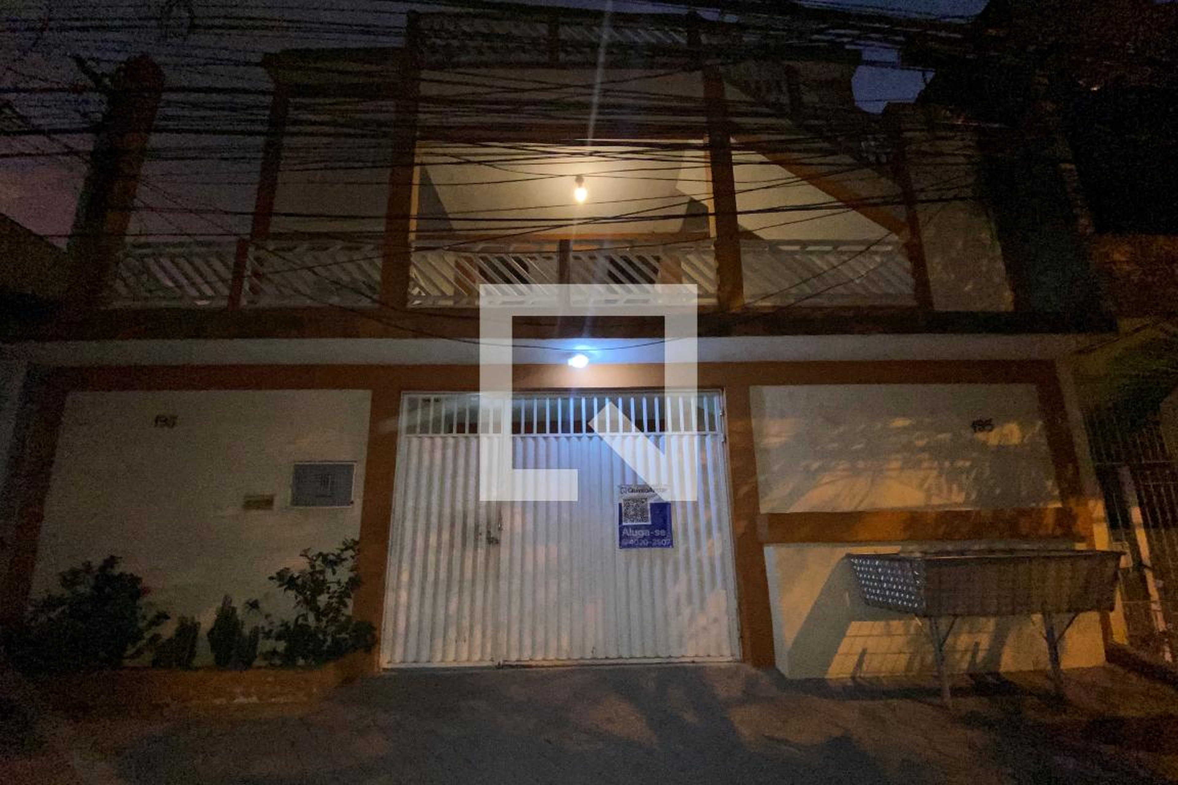 Fachada do Condomínio Condomínio em Rua Muritiba, 195