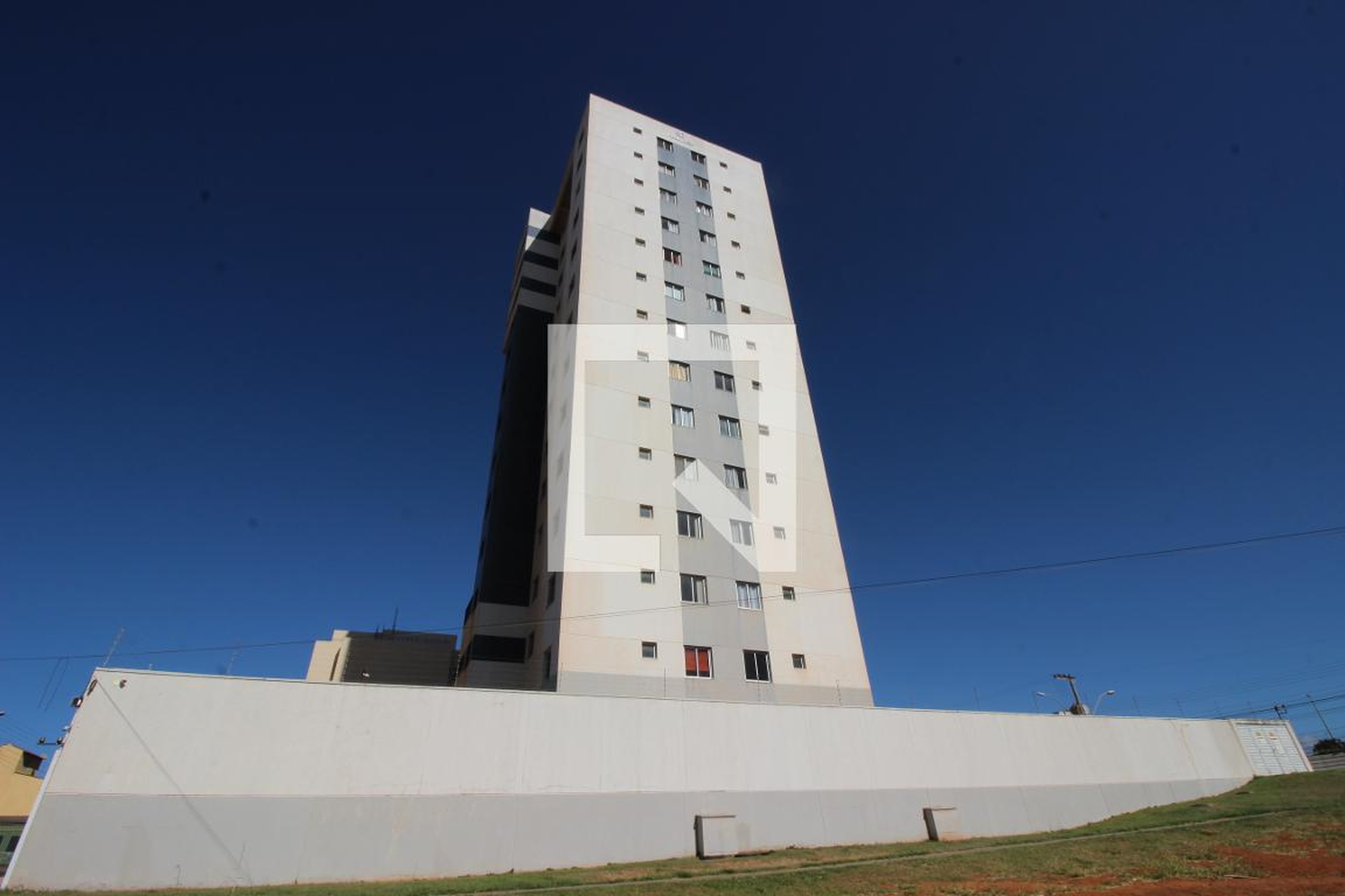 Fachada Condomínio Funchal Residence