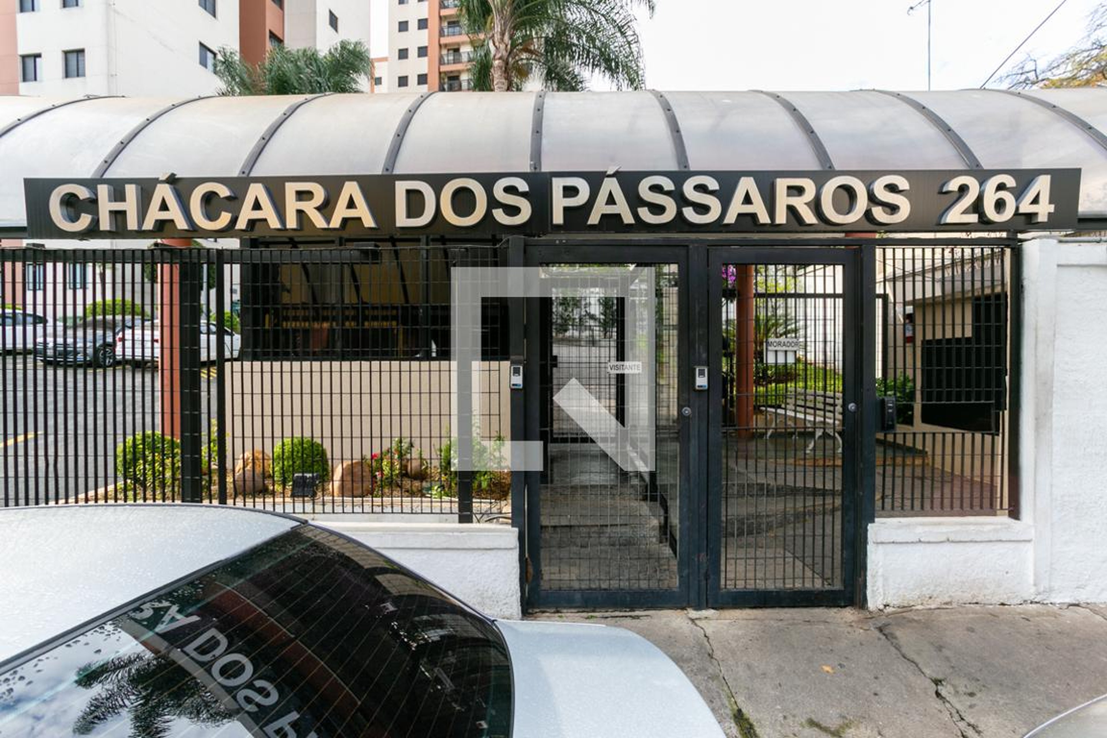 Fachada do condomínio Condomínio Chácara dos Pássaros