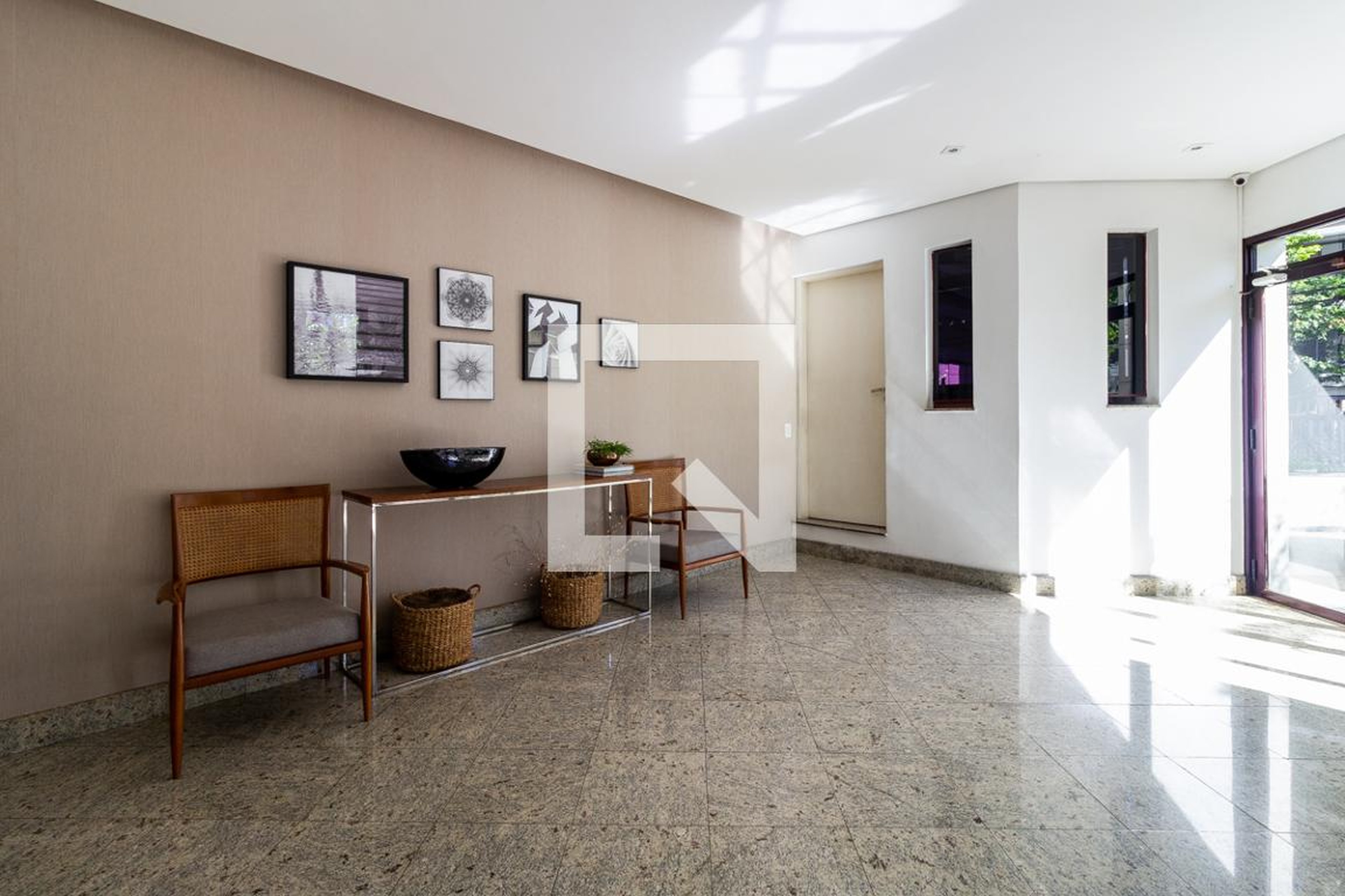 Hall Social - River House