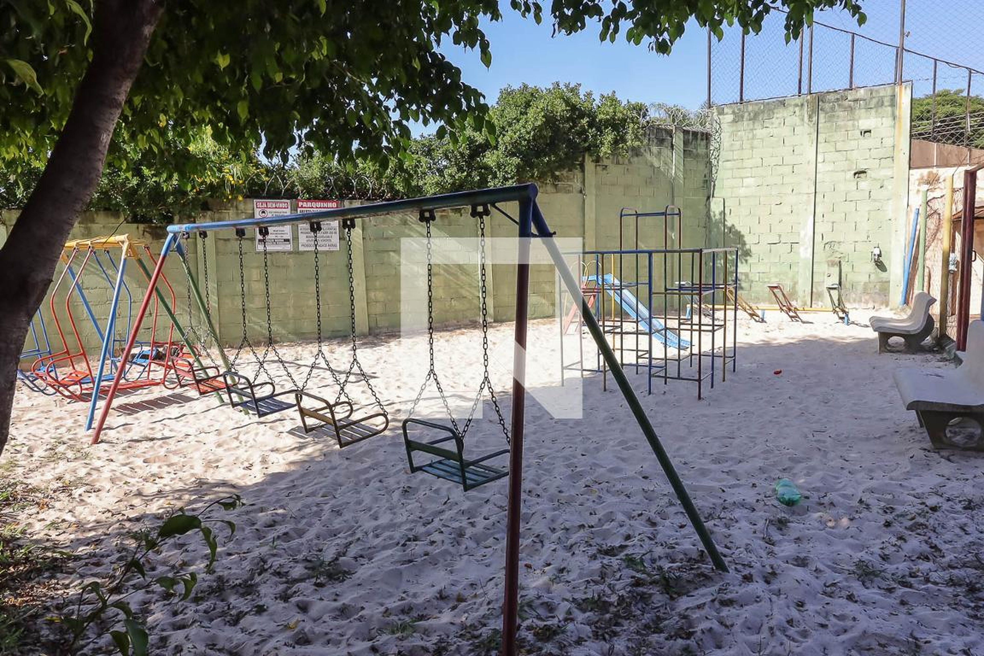 Playground - Delboux