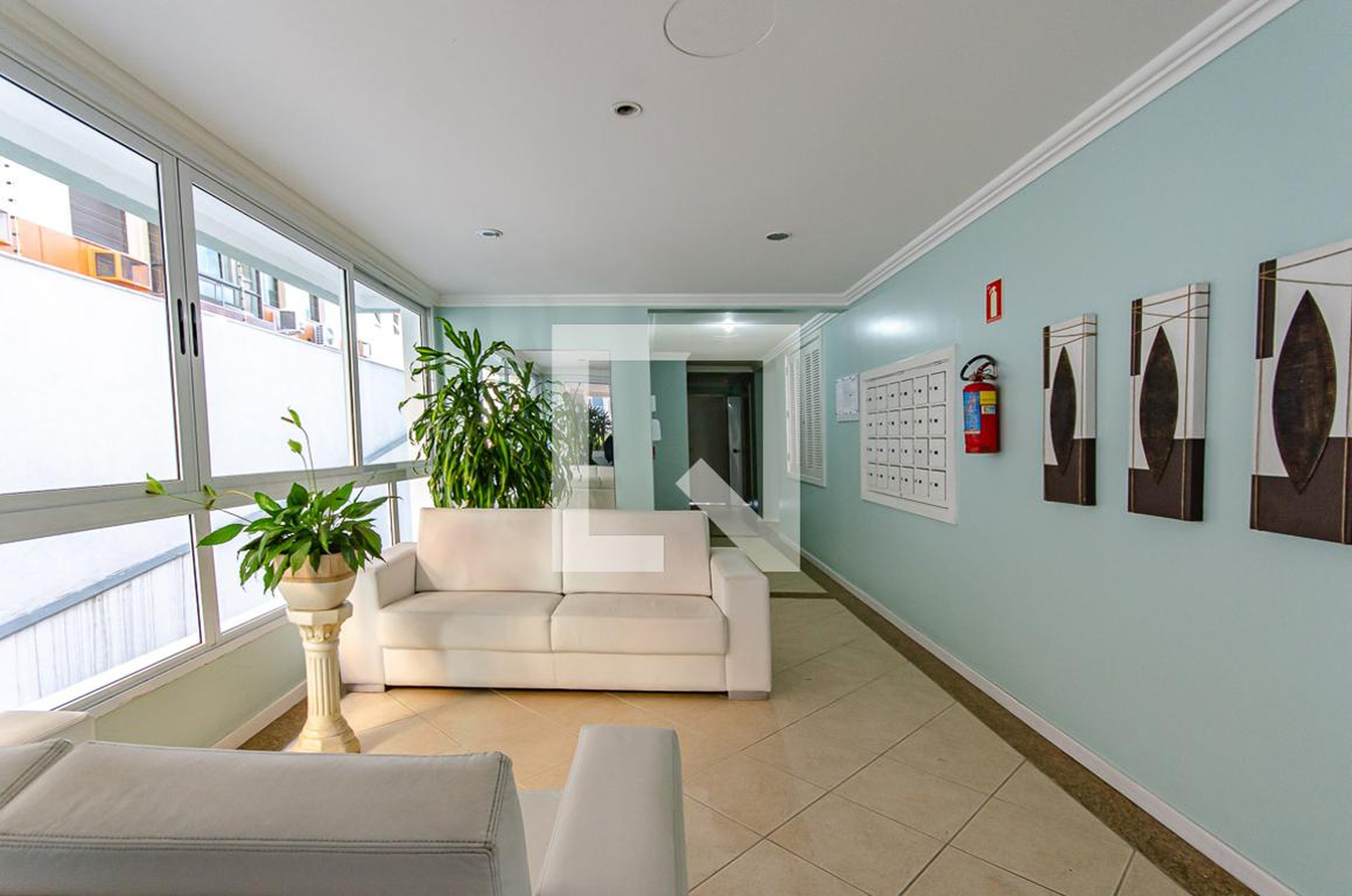 Hall de Entrada - Edifício Residencial Contemporâneo