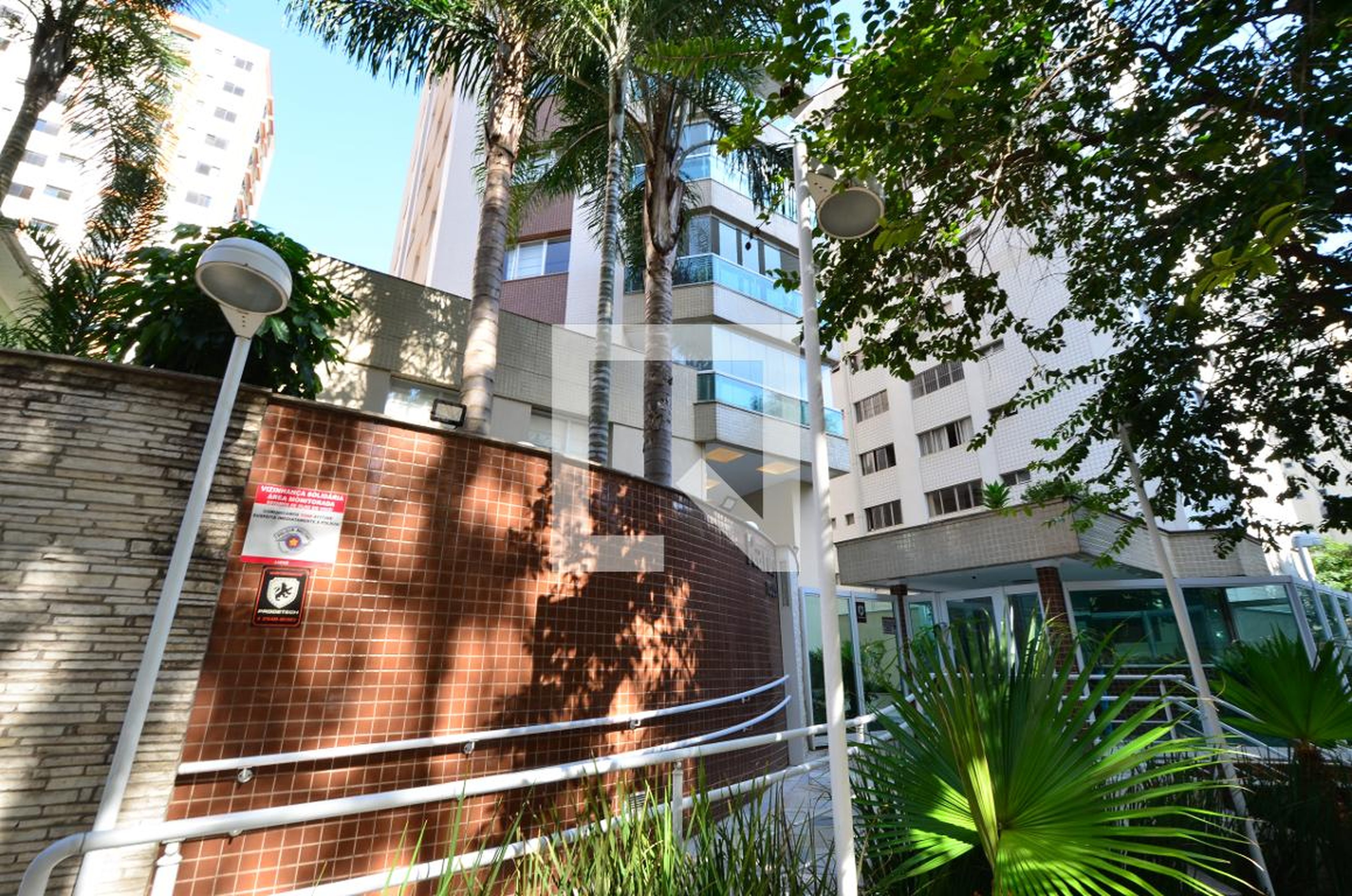 Fachada do Prédio Condomínio Rarus