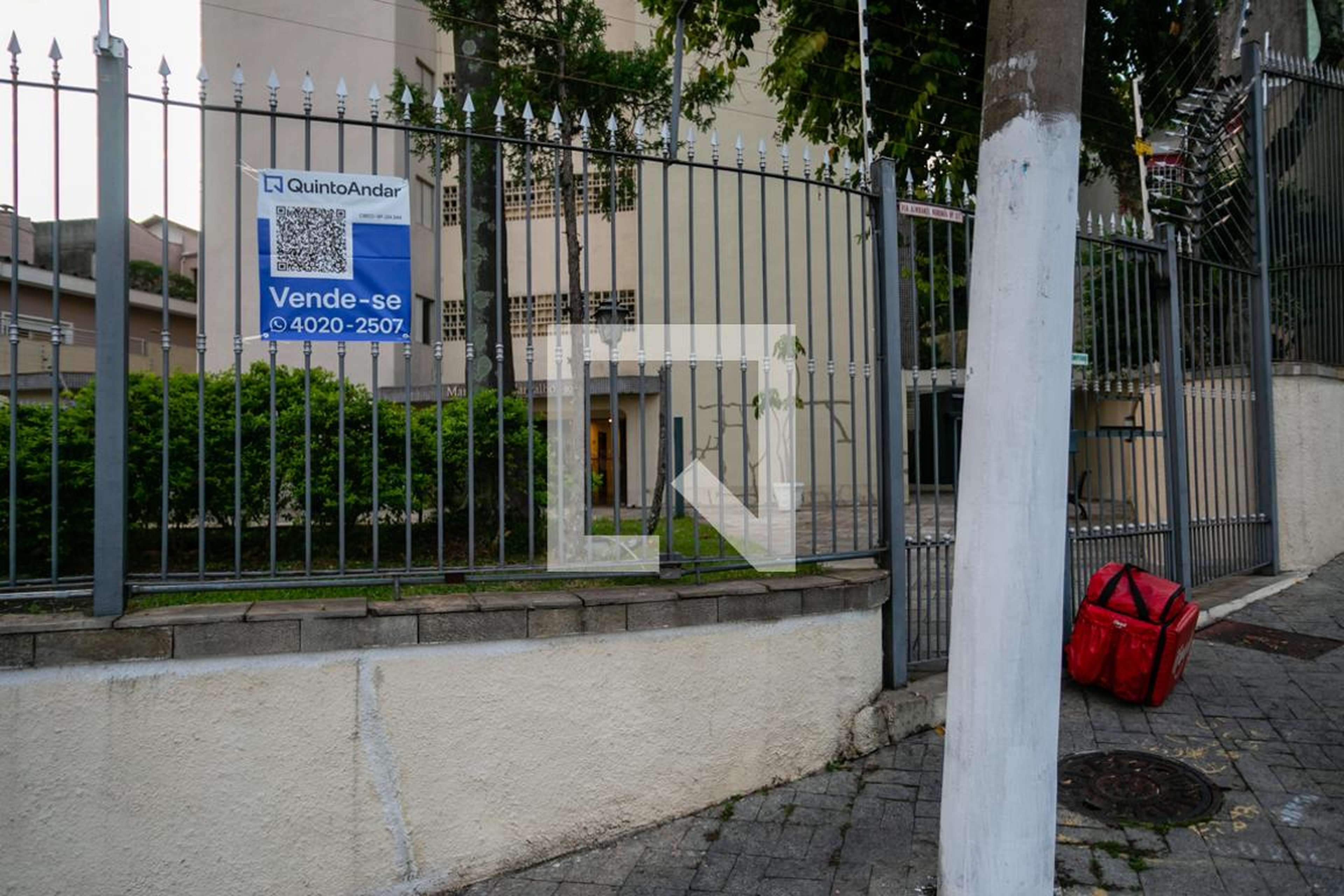 Fachada do condomínio Condomínio Mansão dos Carvalhos