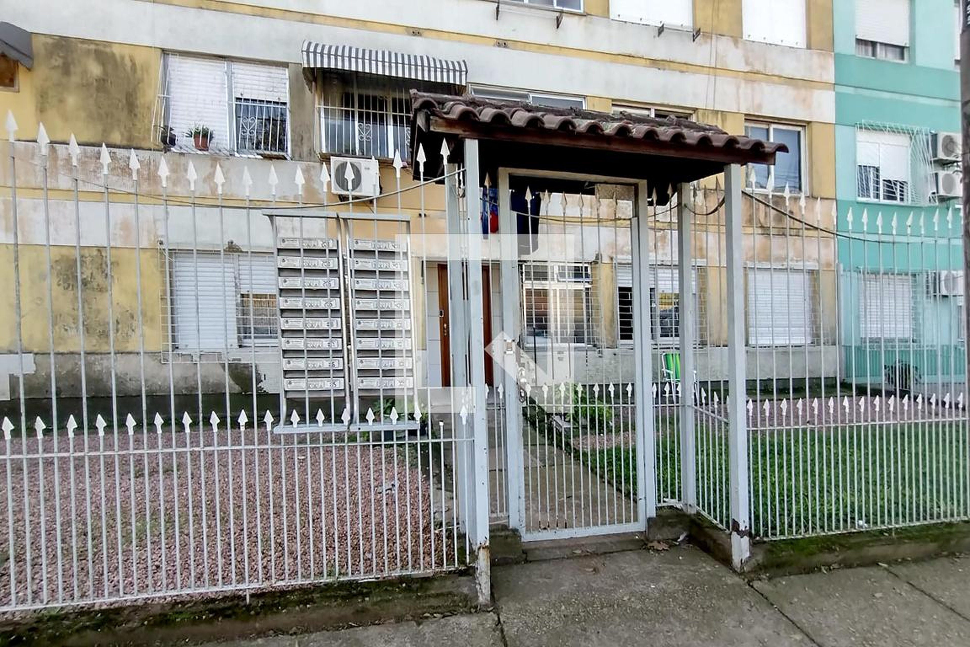 Fachada do Condomínio Condomínio em Avenida Bernardino Silveira Amorim, 3560