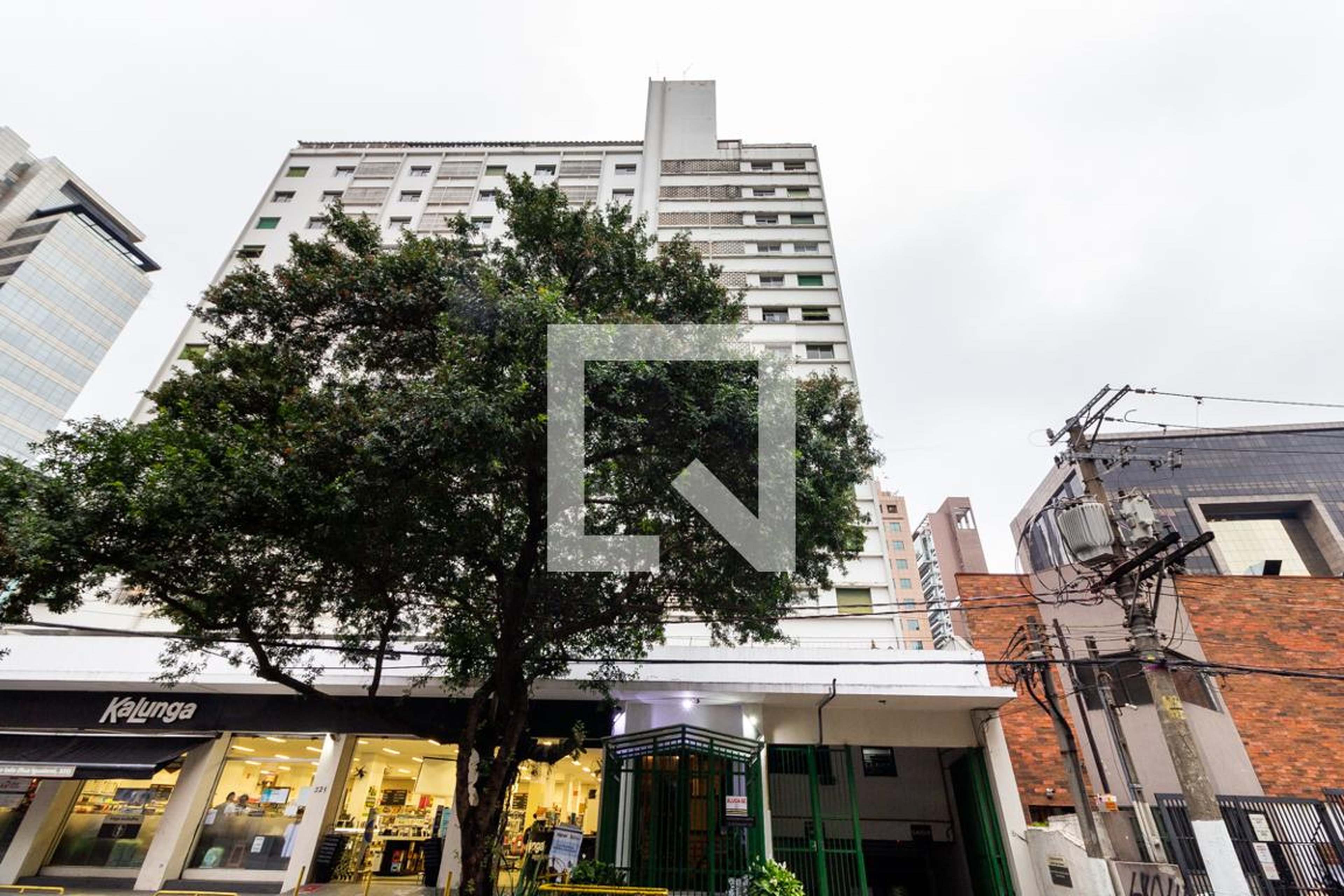 Fachada Condomínio em Rua Iguatemi, 353