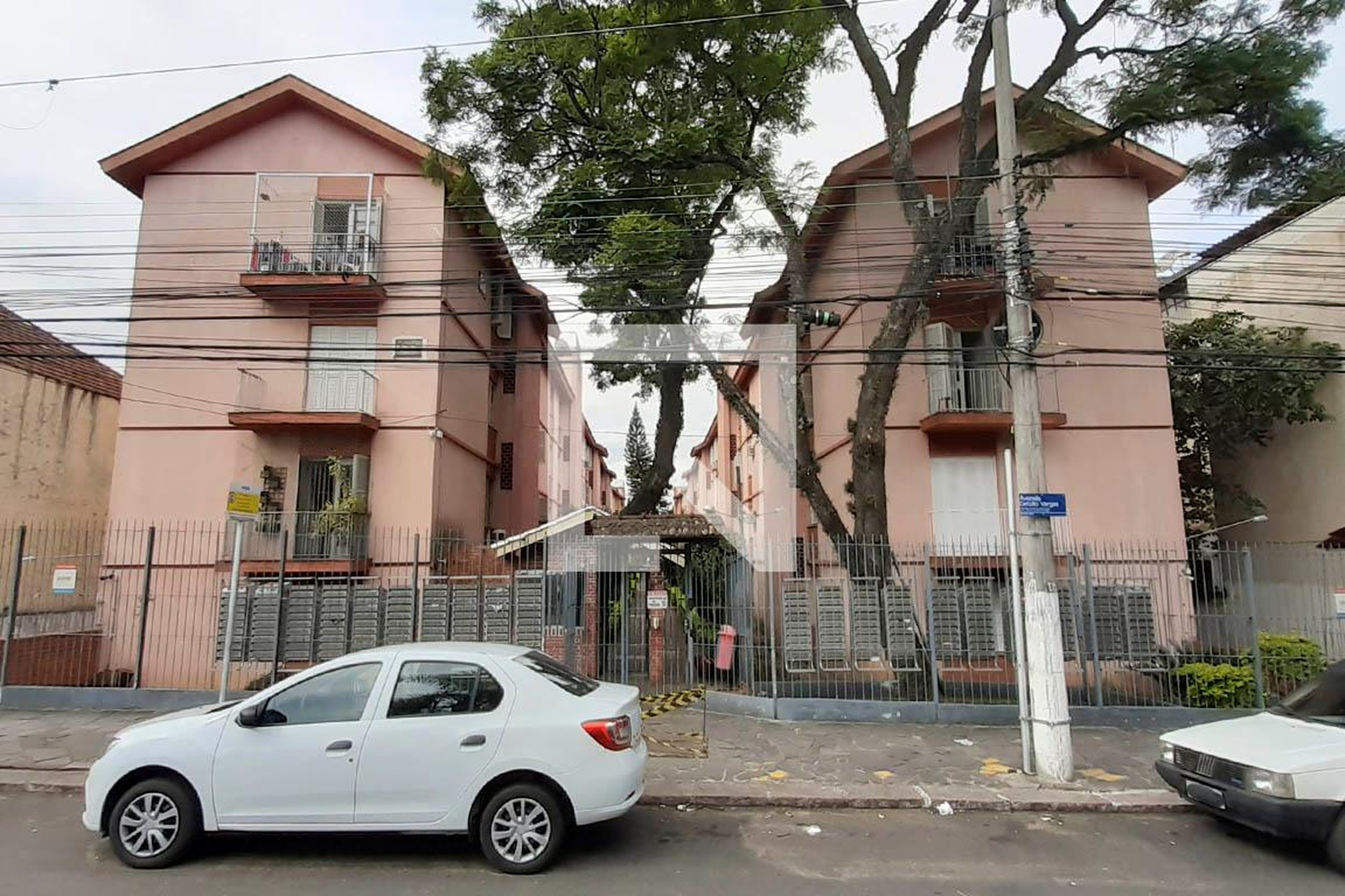 Fachada Condomínio em Avenida Getúlio Vargas, 103