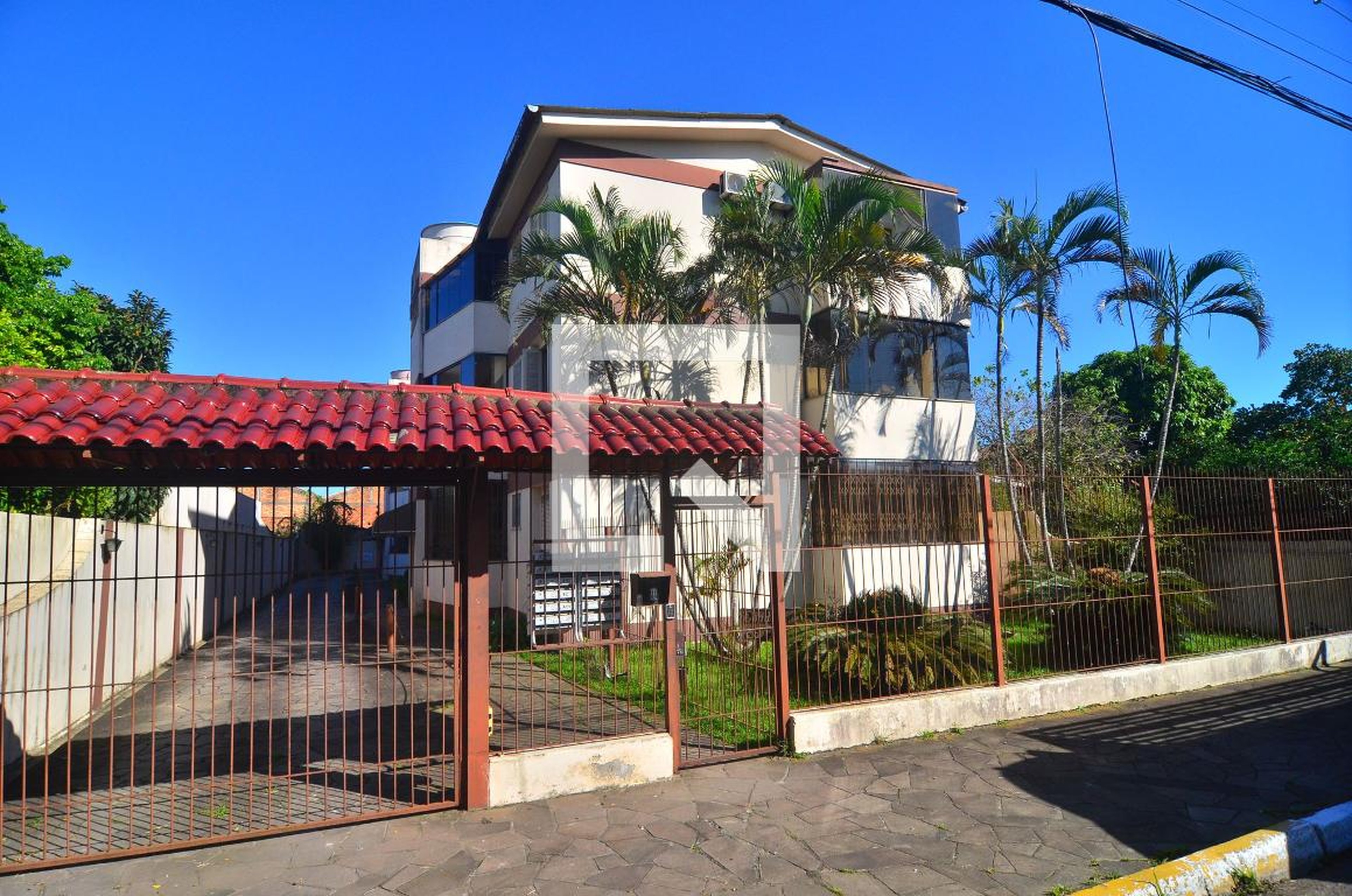 Fachada Condomínio em Rua Sacadura Cabral, 56