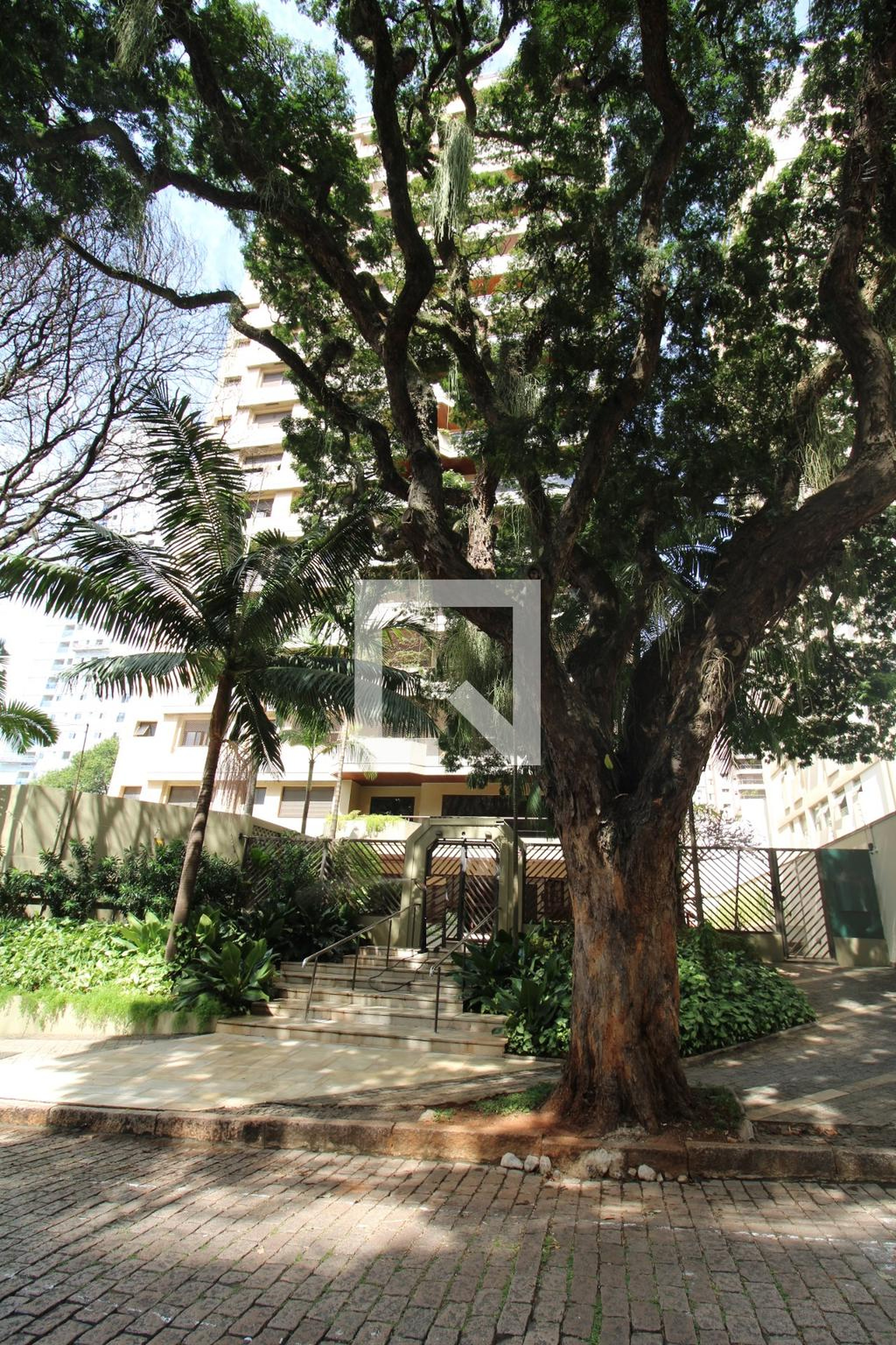 Fachada do Condomínio Condomínio Vila Real