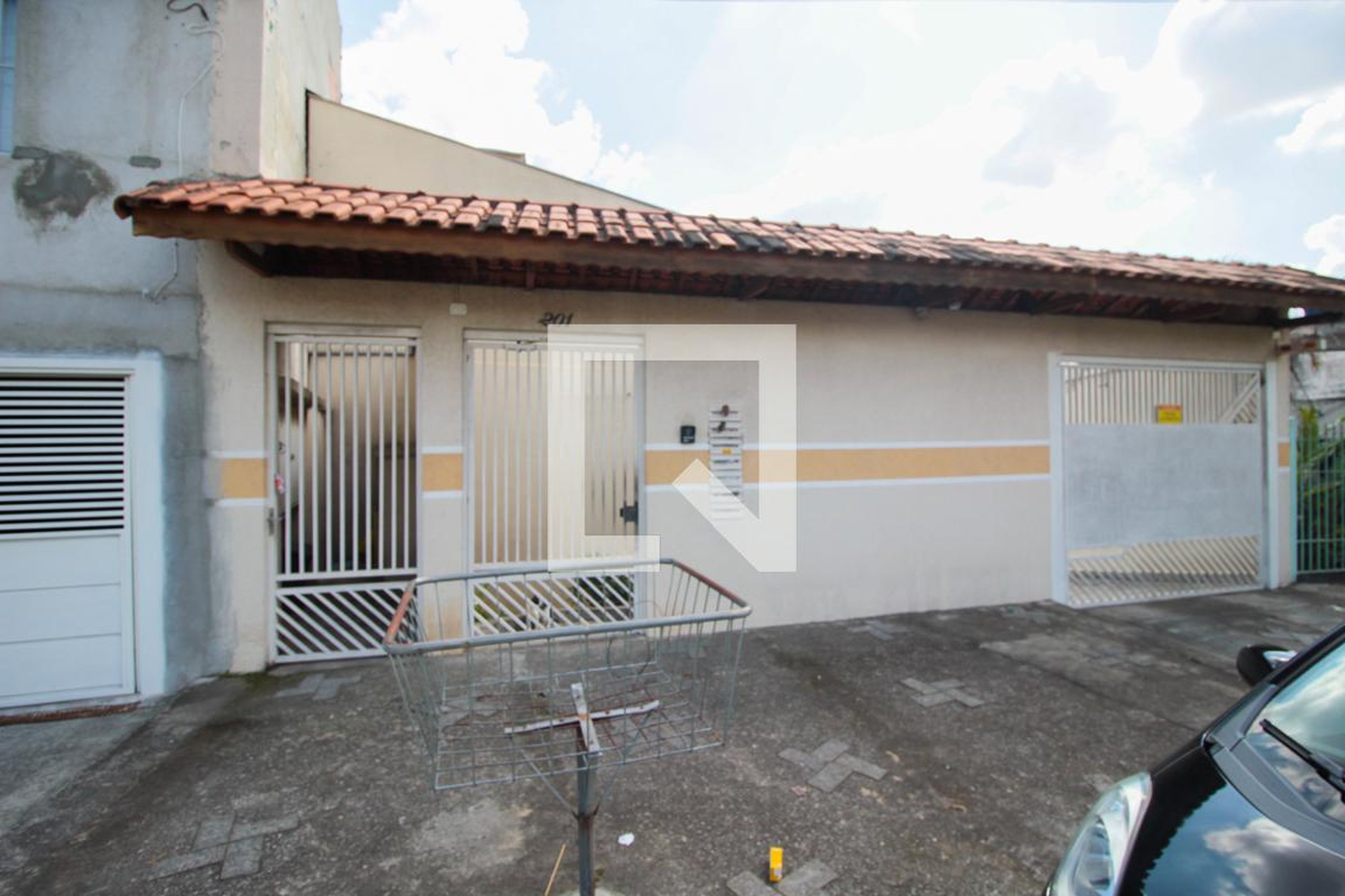 Fachada do Condomínio Condomínio em Rua Antônio Maria Bessa, 201