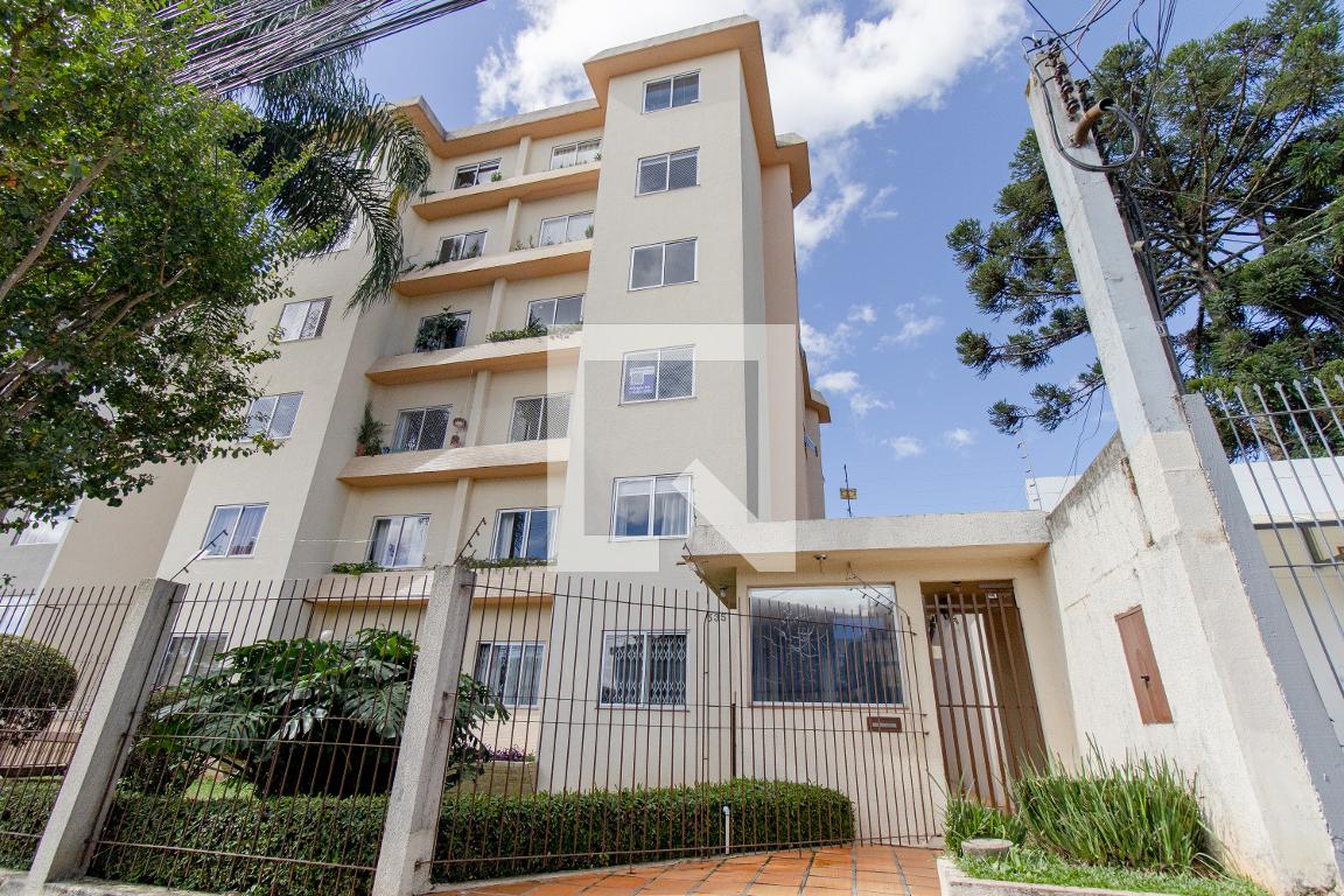 Fachada do Condomínio Condomínio em Rua Frei Gaspar da Madre de Deus, 535