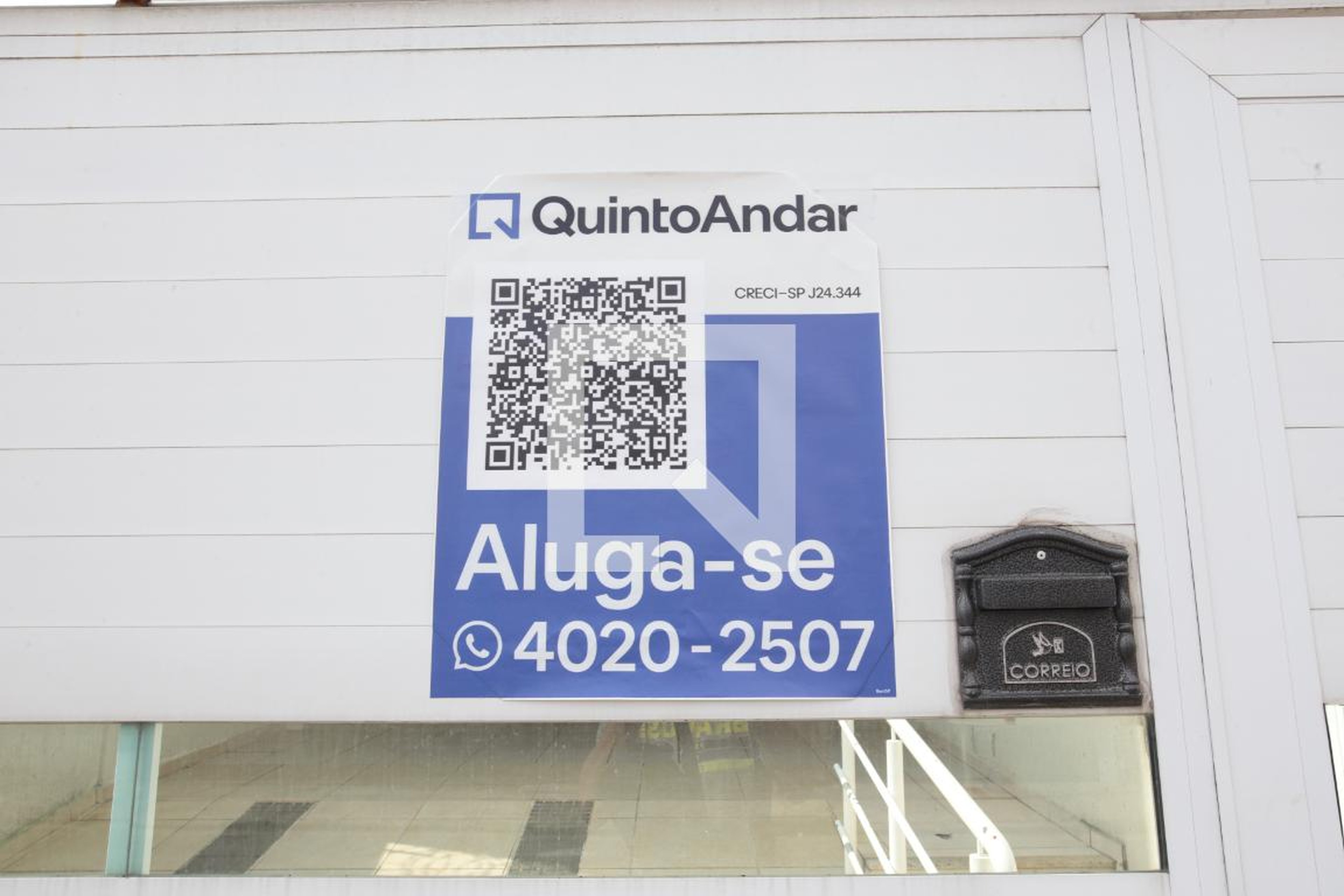 Fachada Condomínio em Rua Álvaro Lins, 173