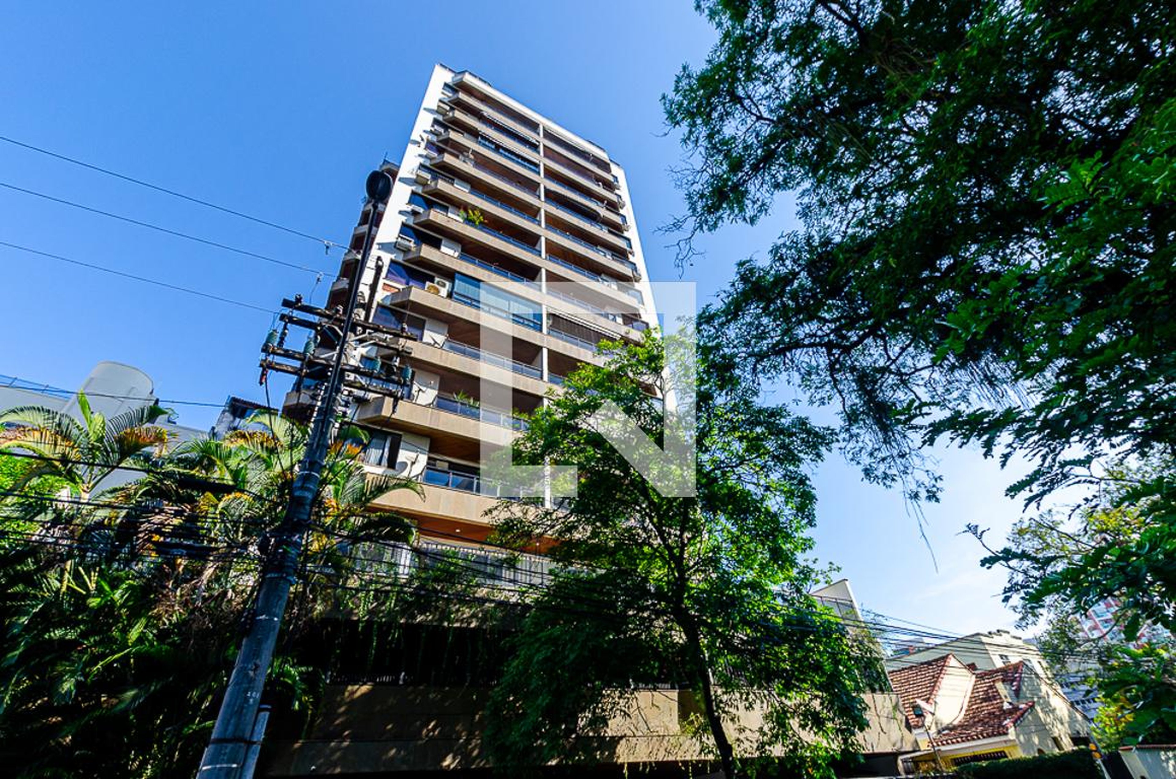 Fachada do Condomínio Condomínio Karla