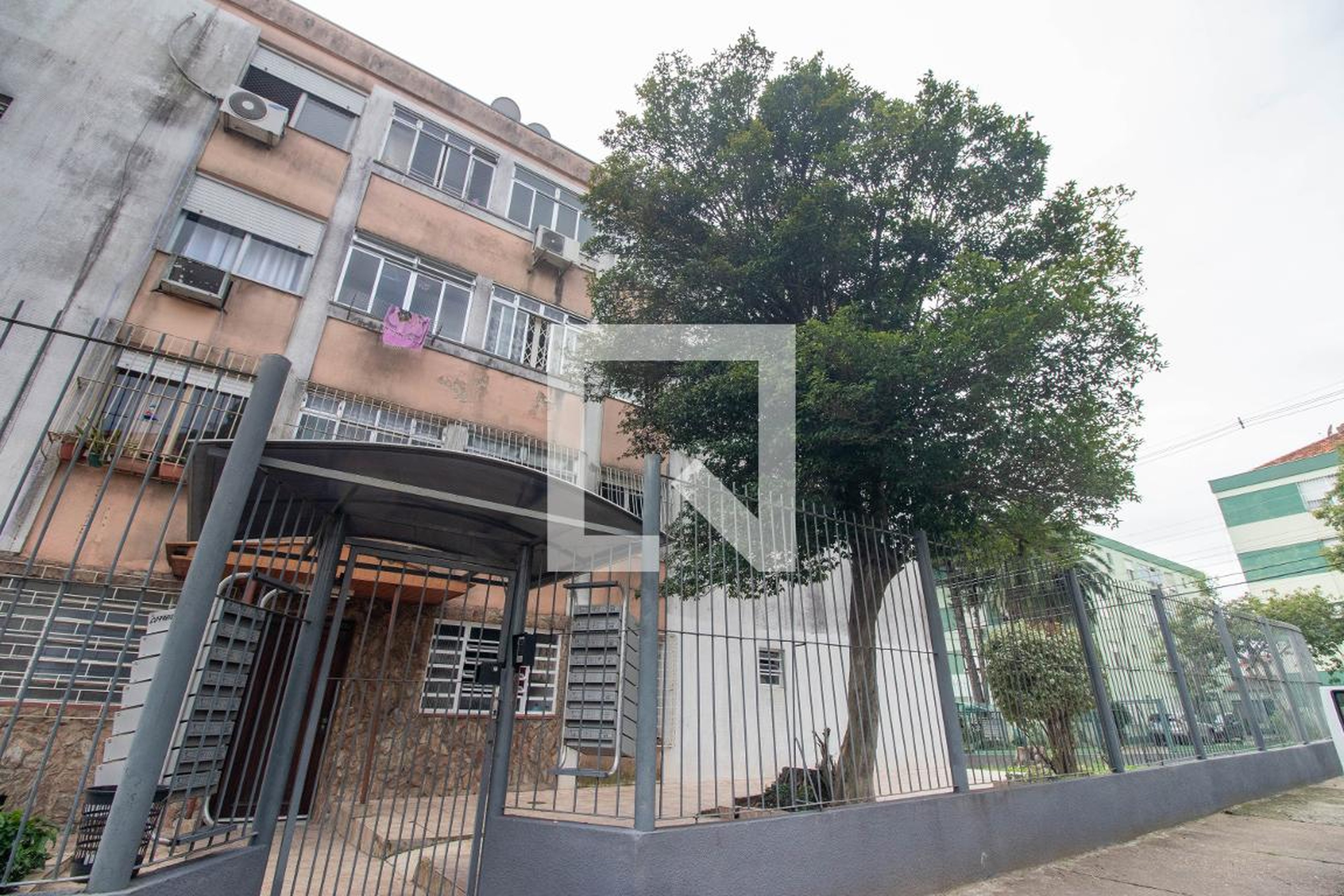 Fachada Condomínio em Rua Doutor Vargas Neto, 75