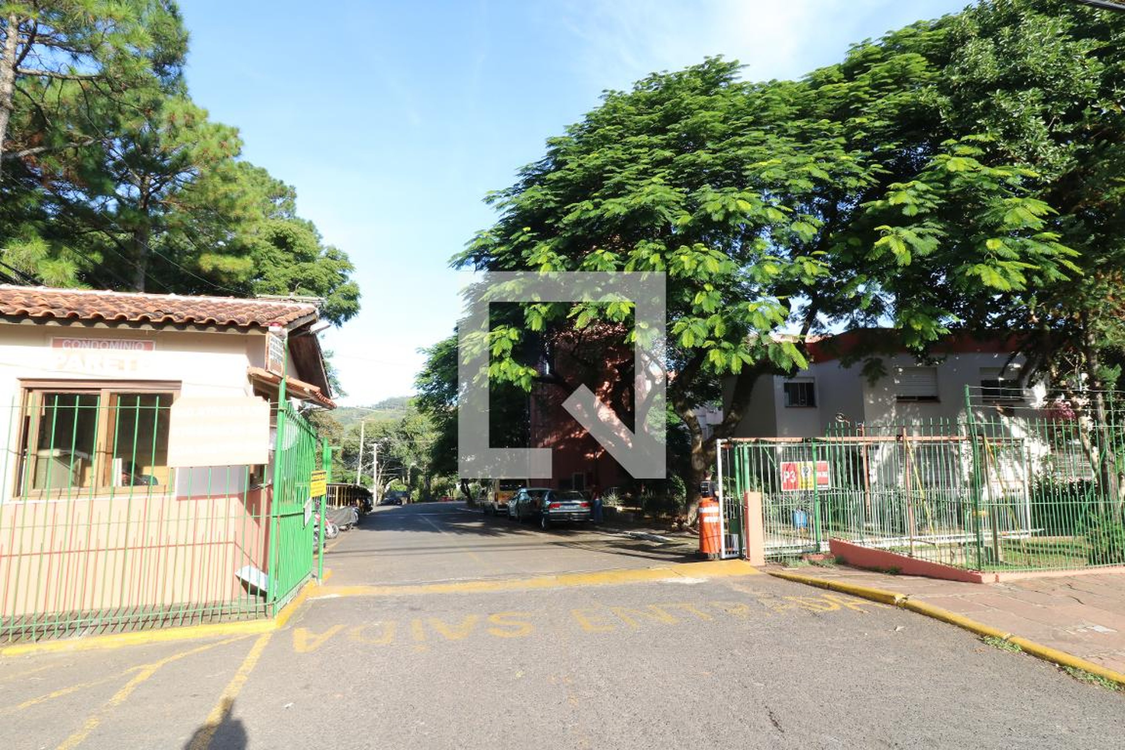 Fachada do Condomínio Condomínio Parete