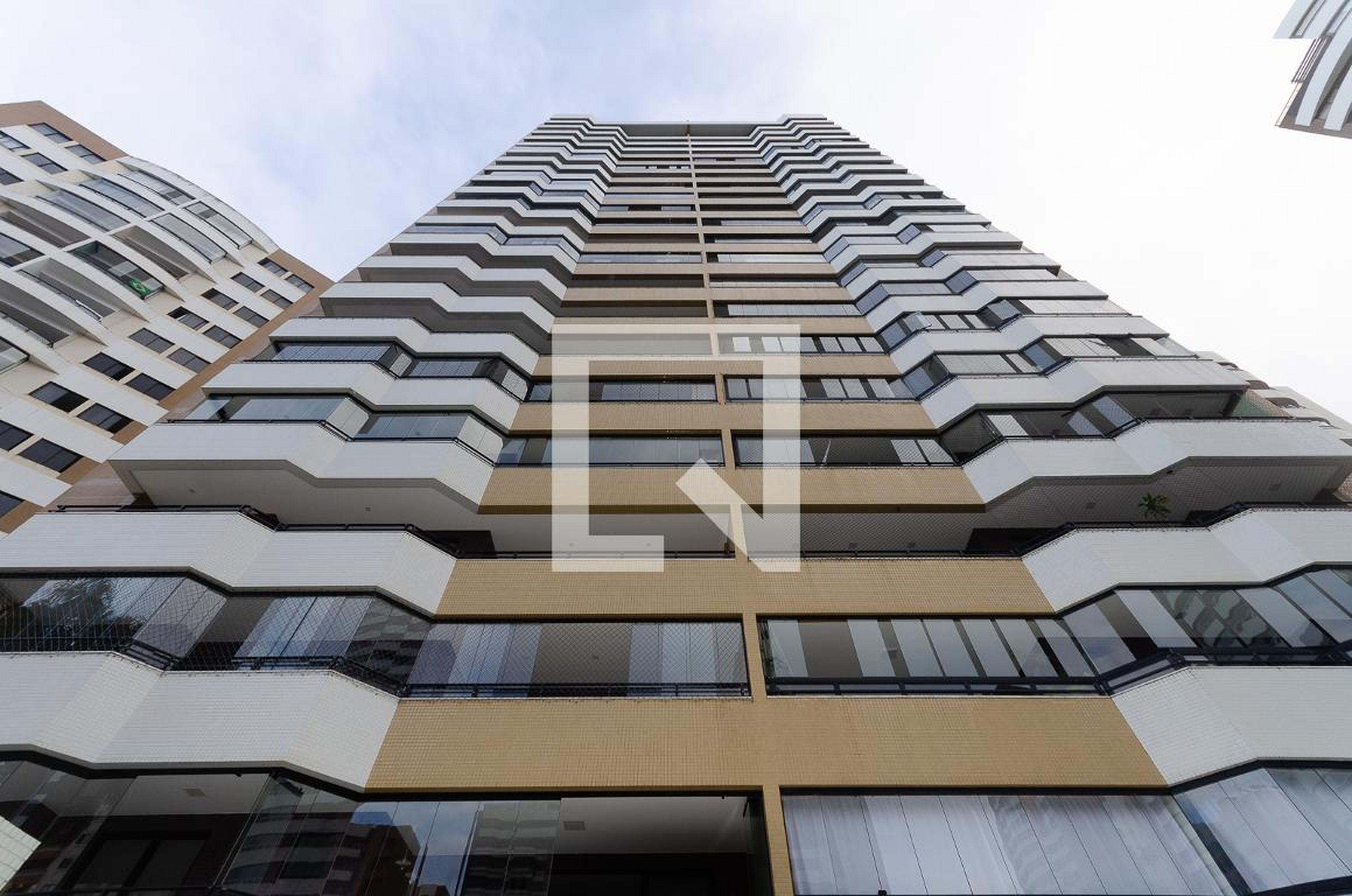 Fachada do Condomínio Condomínio Mansão Francisca Perea