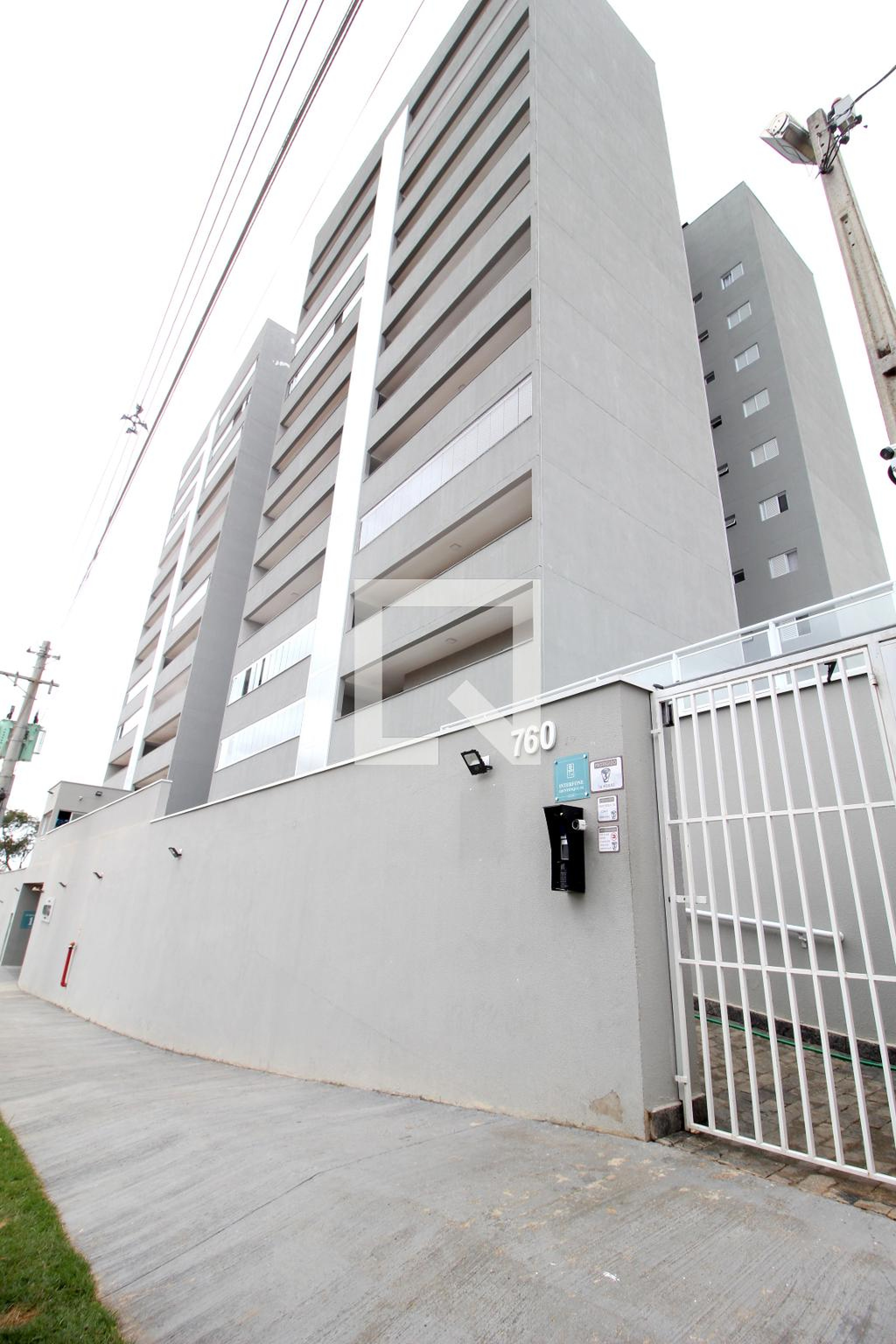 Fachada do Condomínio Condomínio Glass Campolim