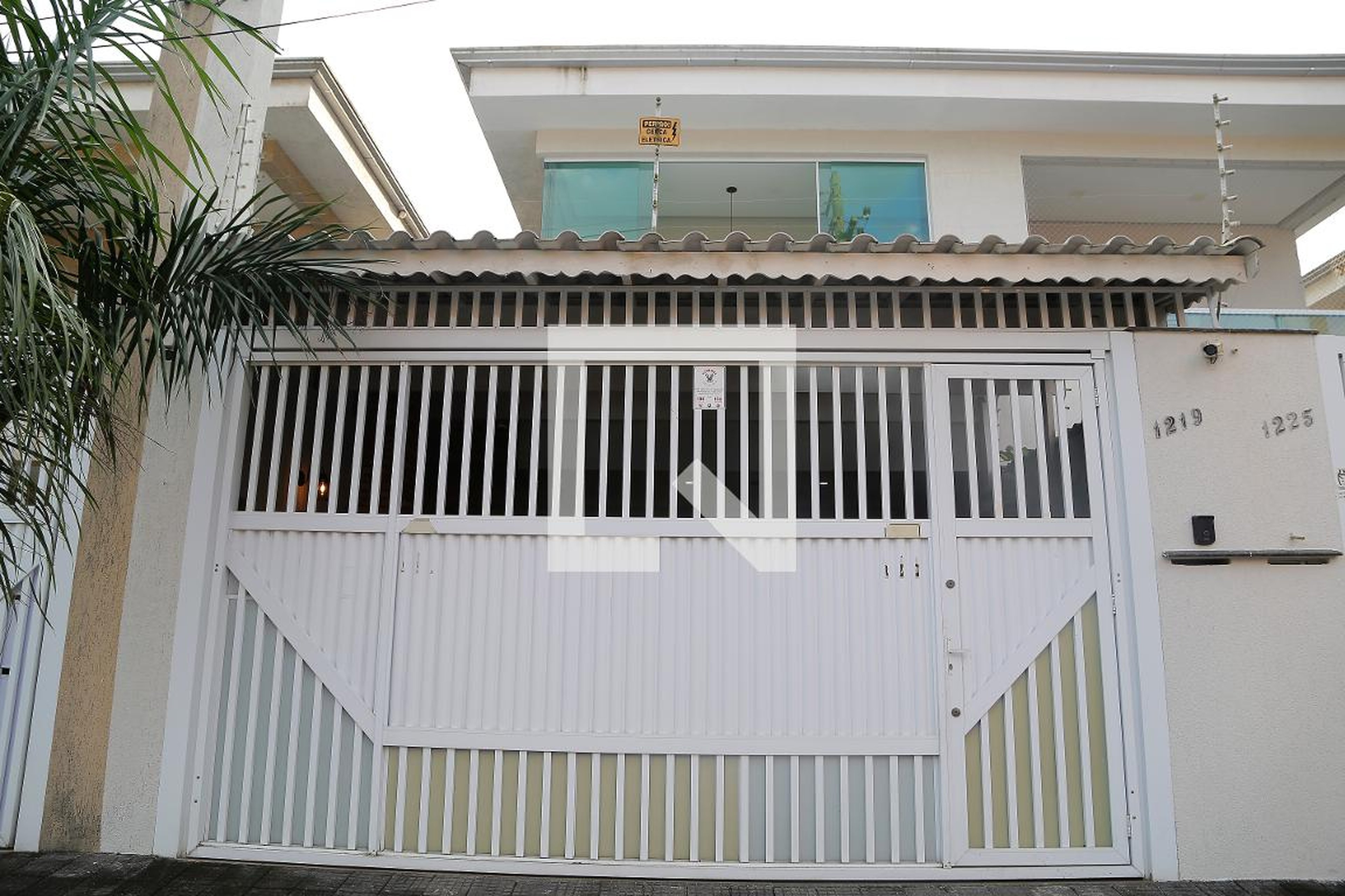 Fachada do Condomínio Condomínio em Rua Tiradentes, 12190