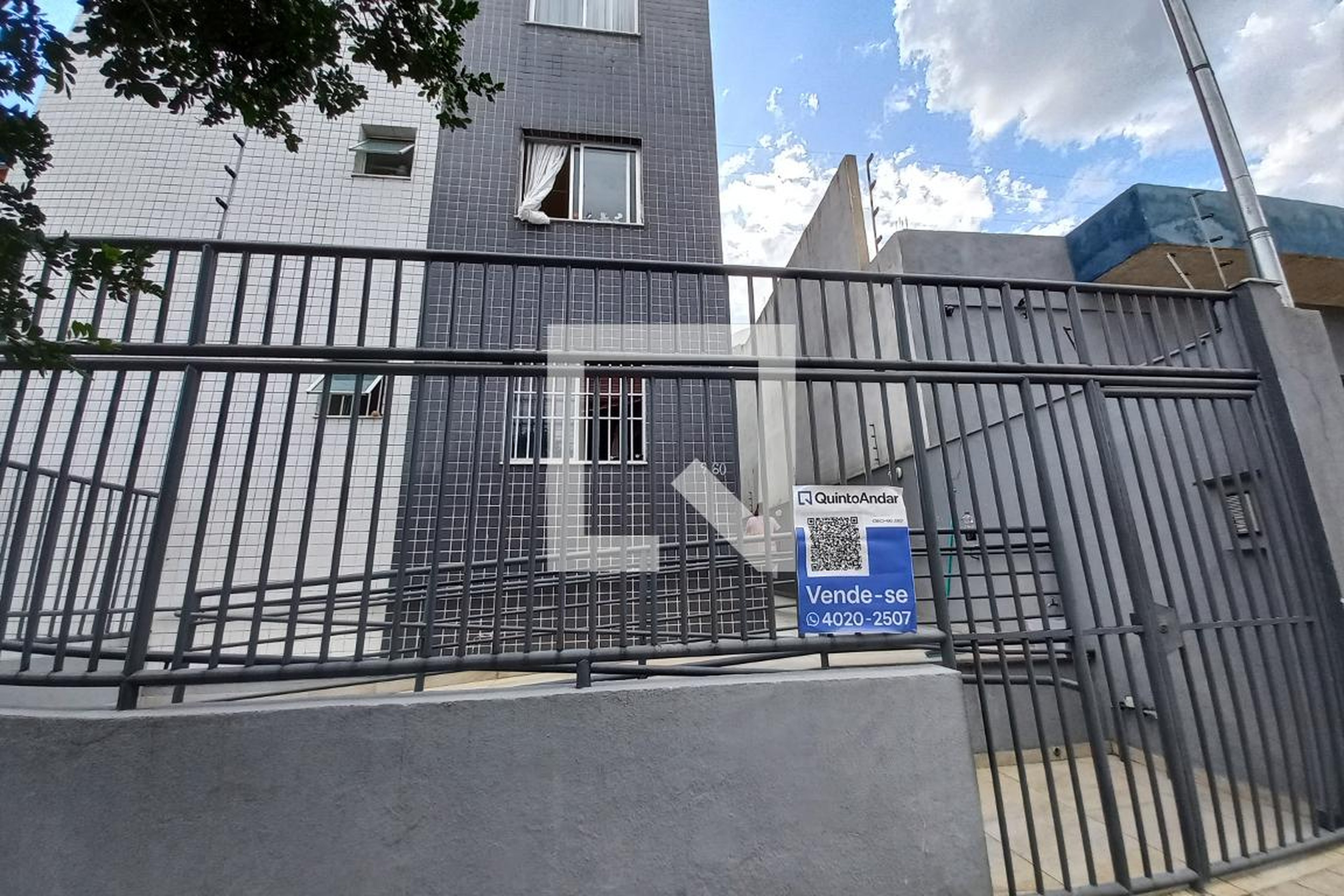 Fachada Condomínio em Rua Ezio Mário Terenzi, 260