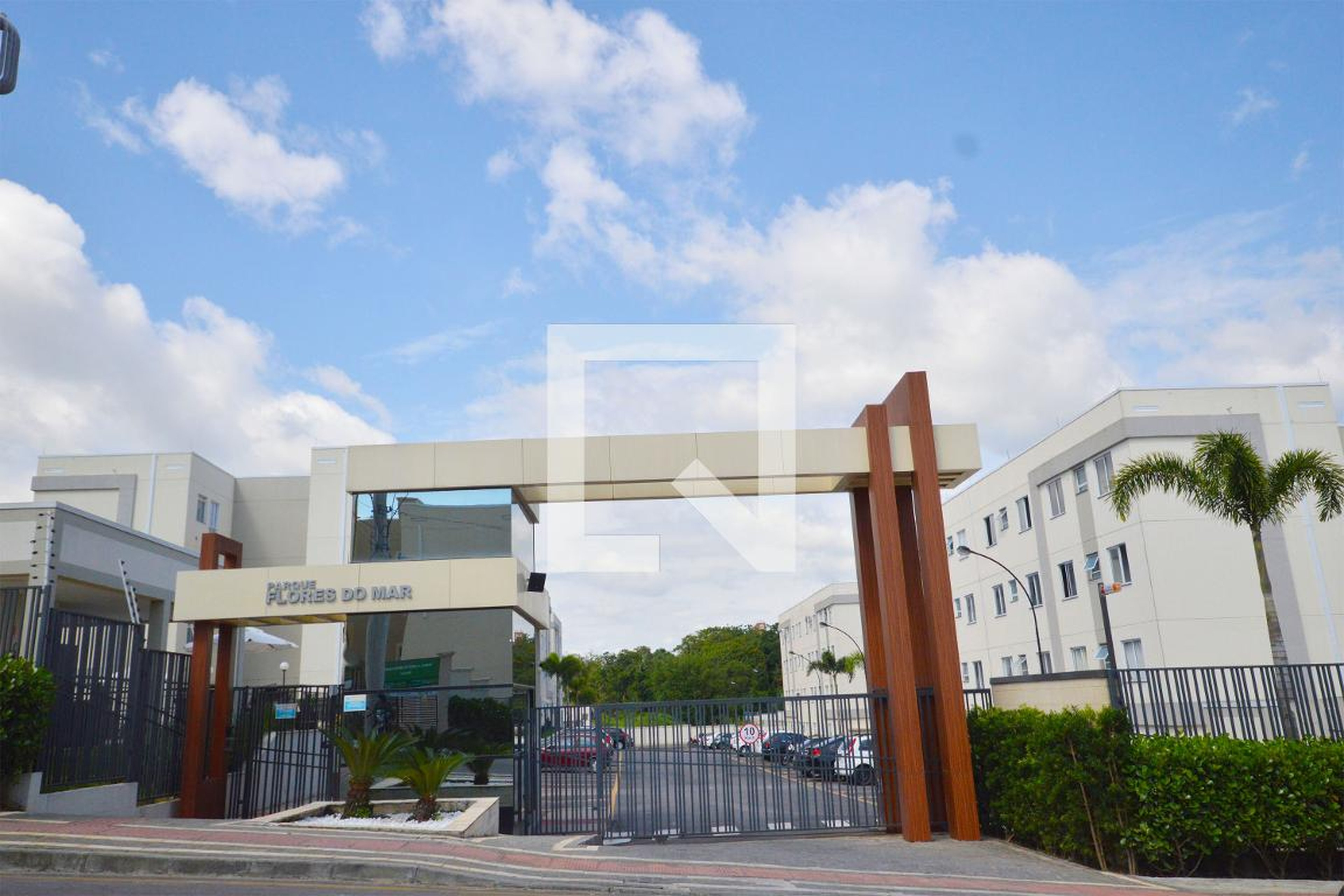 Fachada do condomínio Residencial Parque Flores do Mar