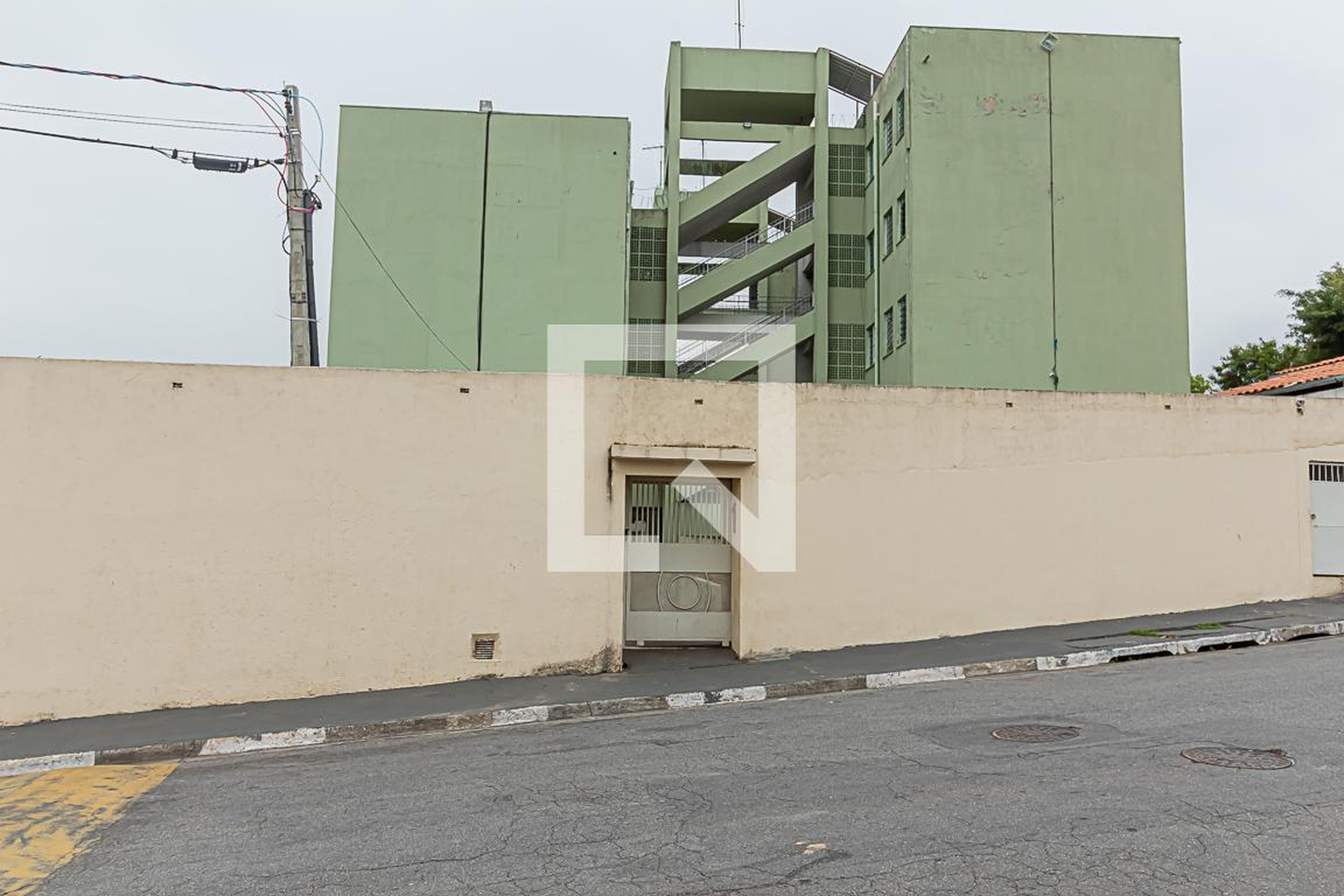 Fachada Condomínio em Rua Marcos Roberto Cavazana, 62