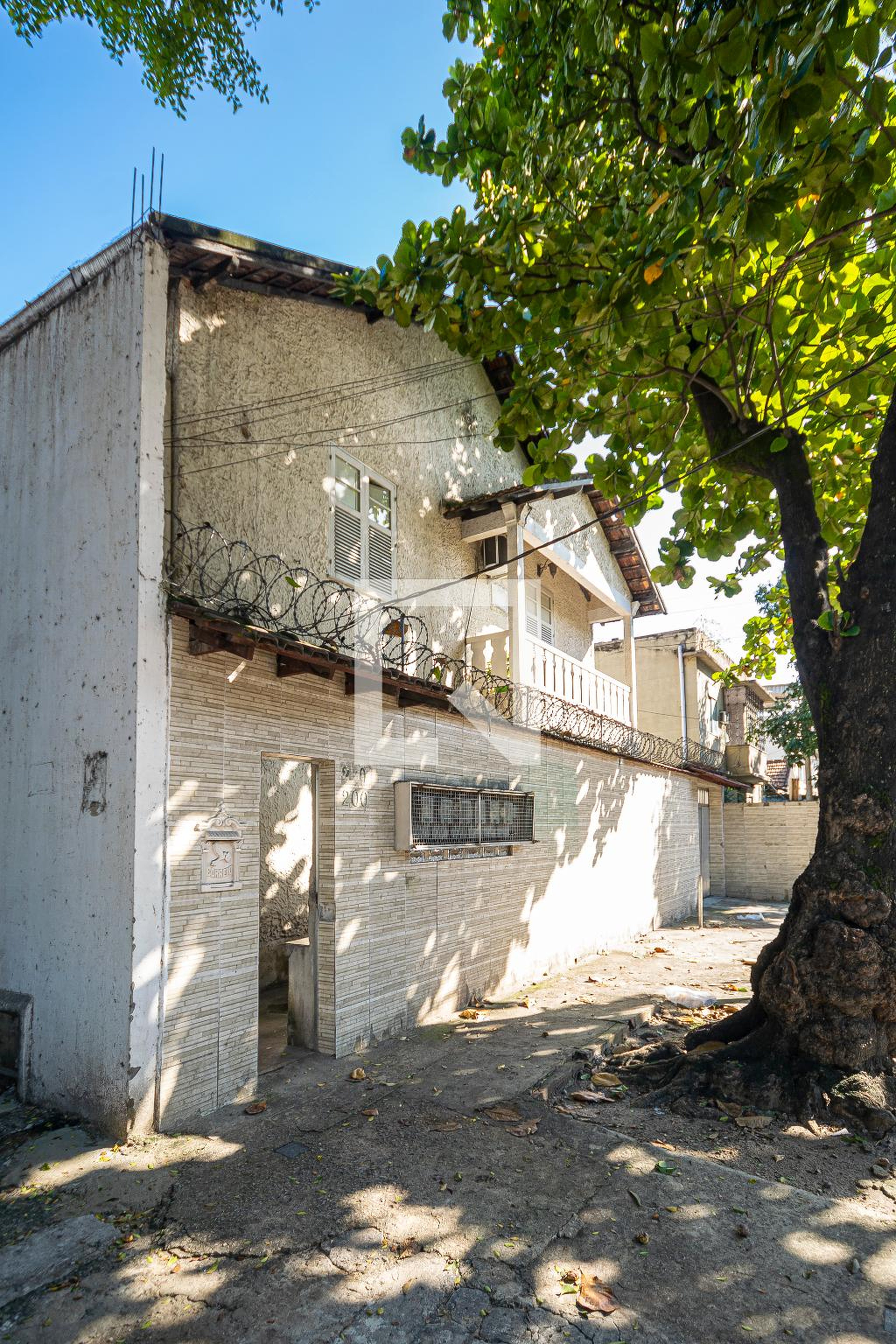 Fachada Condomínio em Rua Senador Bernardo Monteiro, 200