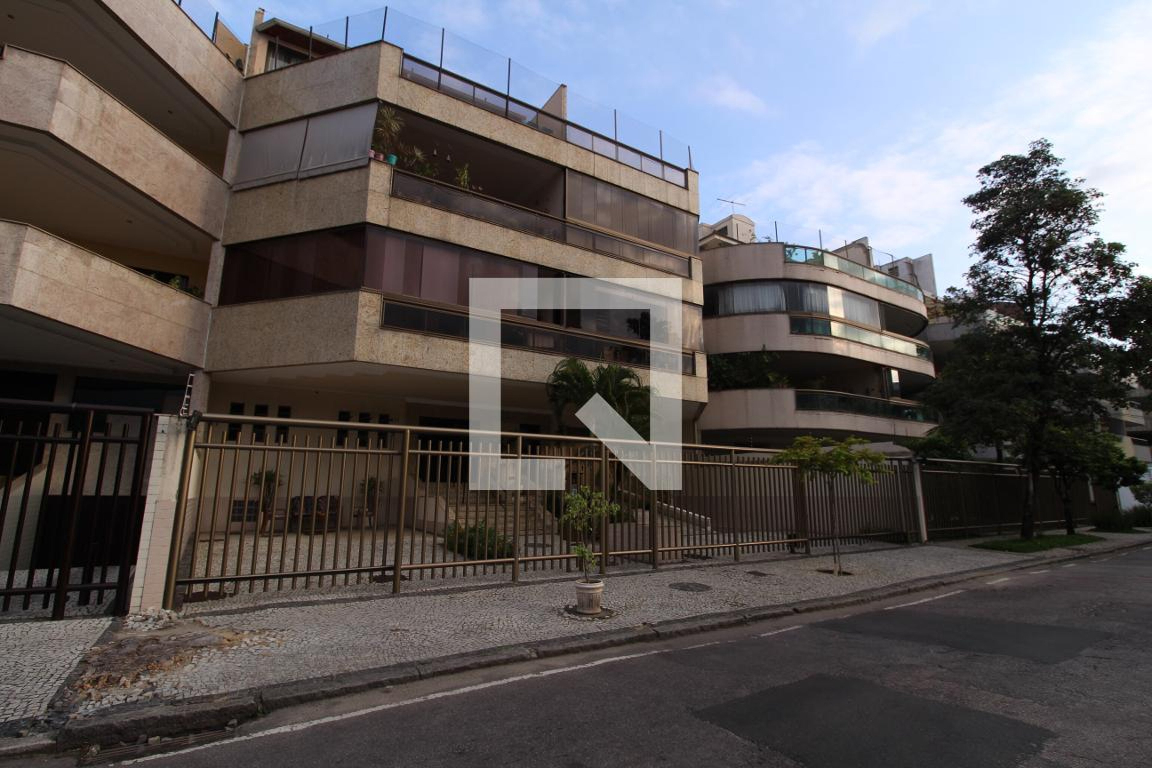 Fachada Condomínio Fenix