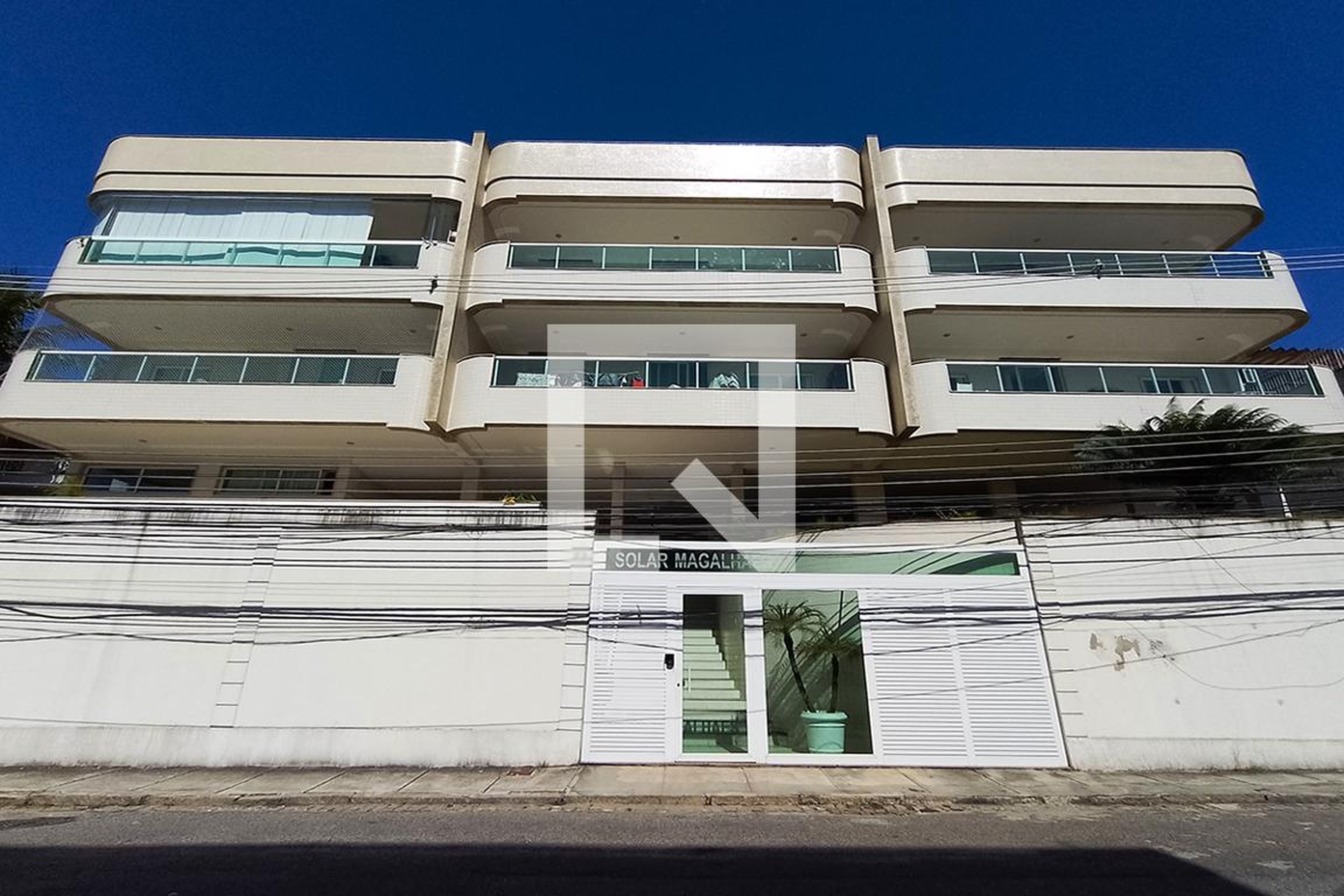 Fachada Condomínio em Rua Gáspar Magalhães, 77