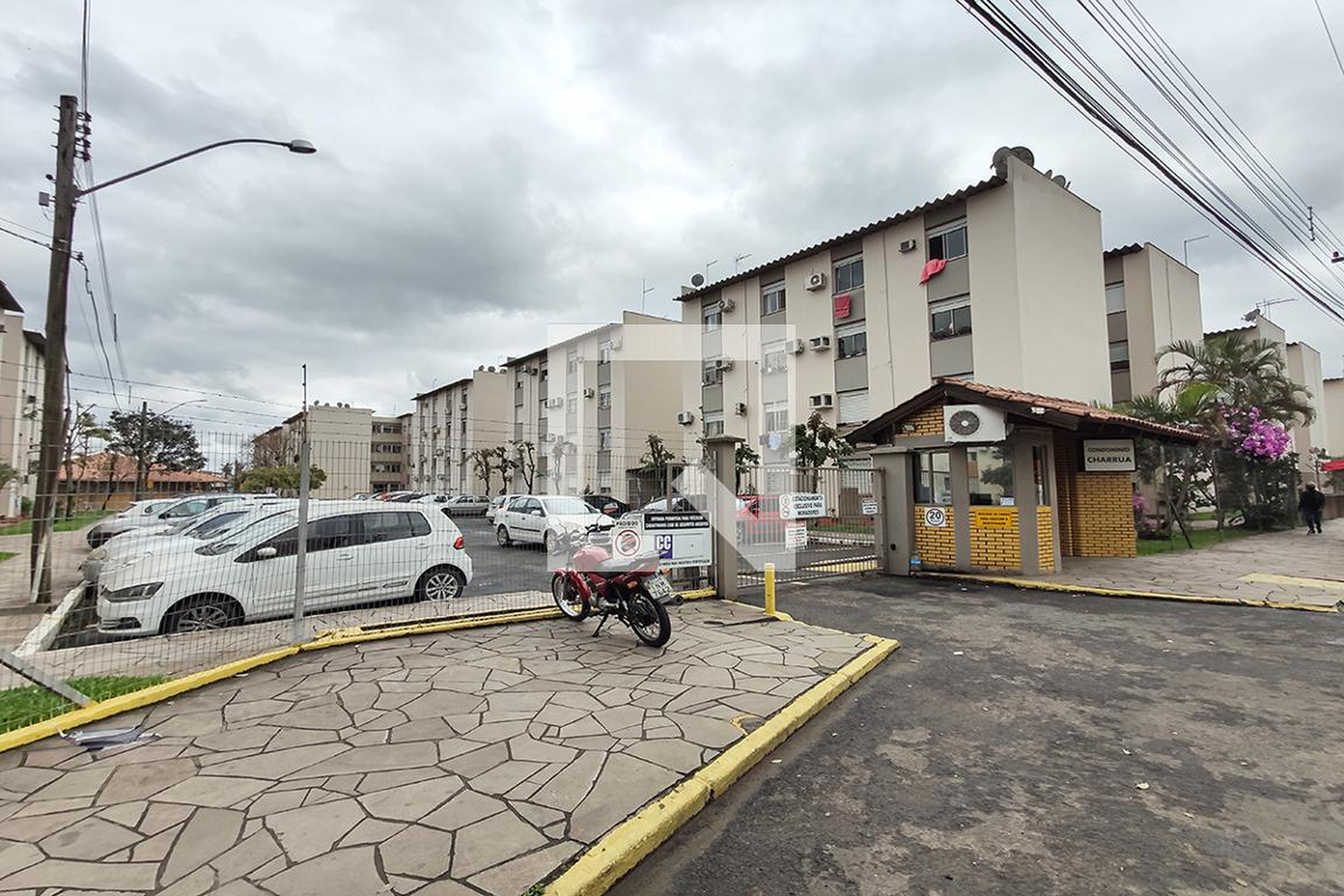 Fachada do Condomínio Condomínio em Rua São Bernardo, 240