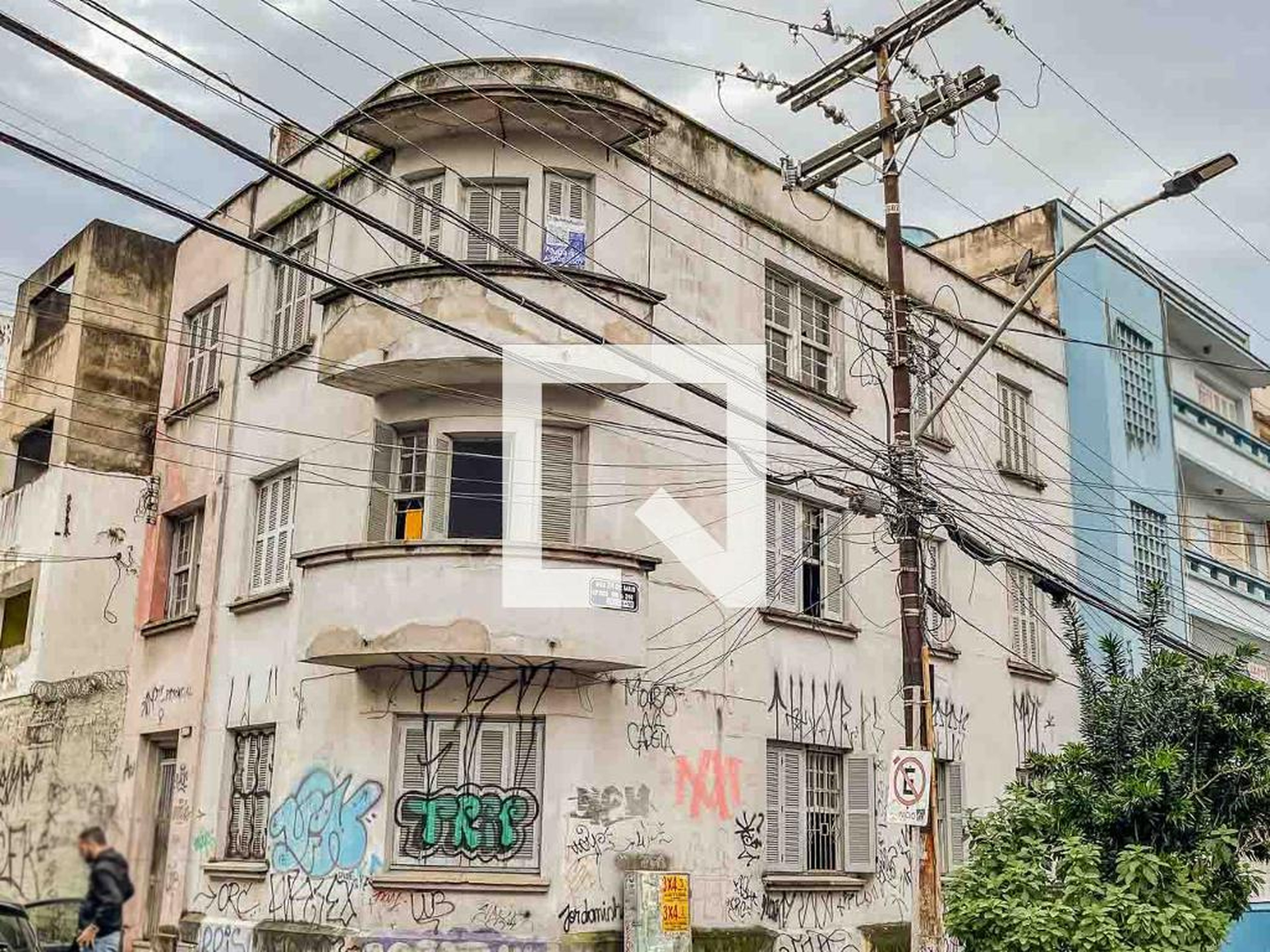 Fachada Condomínio em Avenida Desembargador André da Rocha, 186
