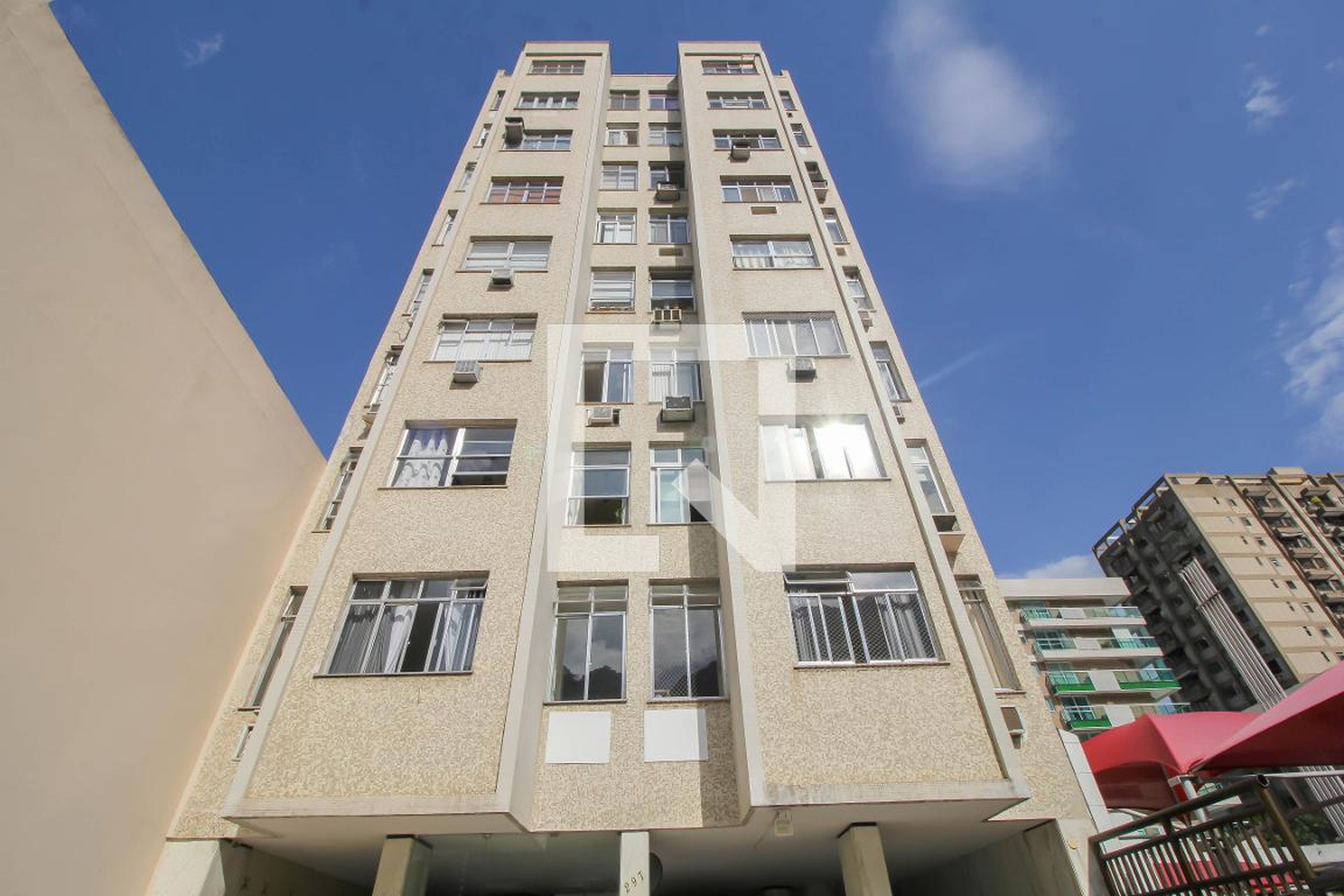 Fachada do Prédio Edifício Embaixada