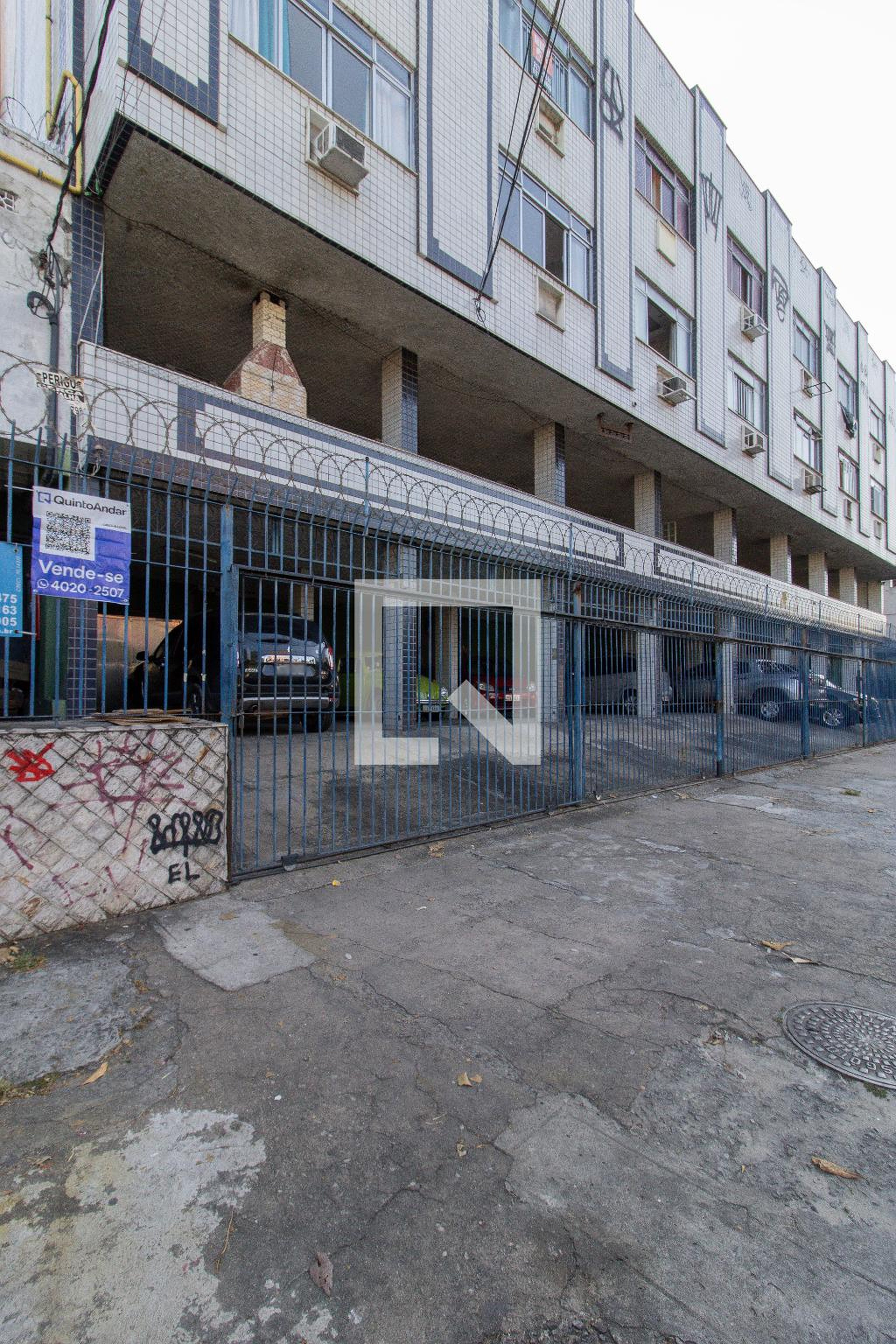 Fachada do Prédio Condomínio em Estrada do Galeão, 1149