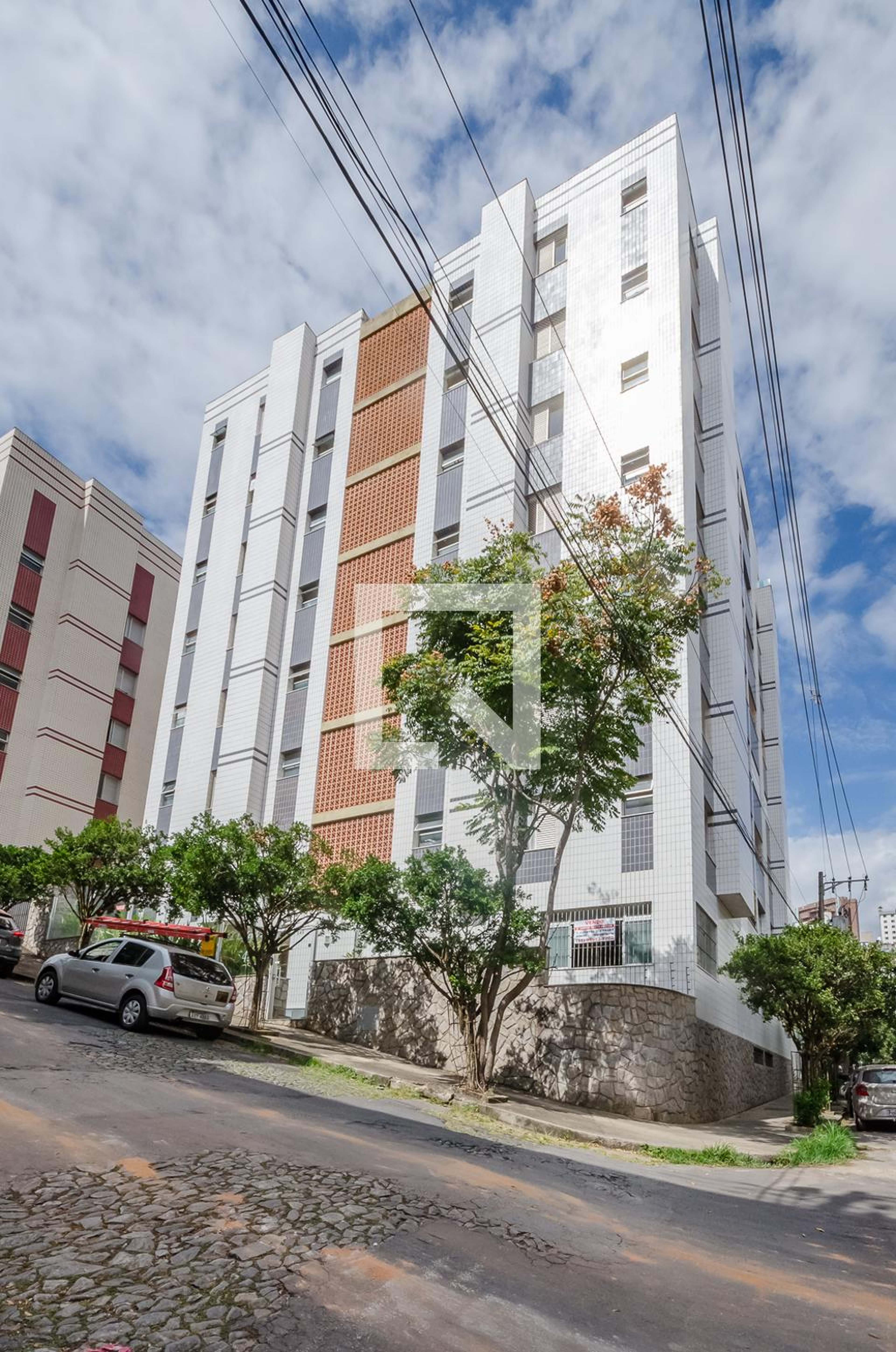 Fachada Condomínio em Rua Américo Macedo, 545