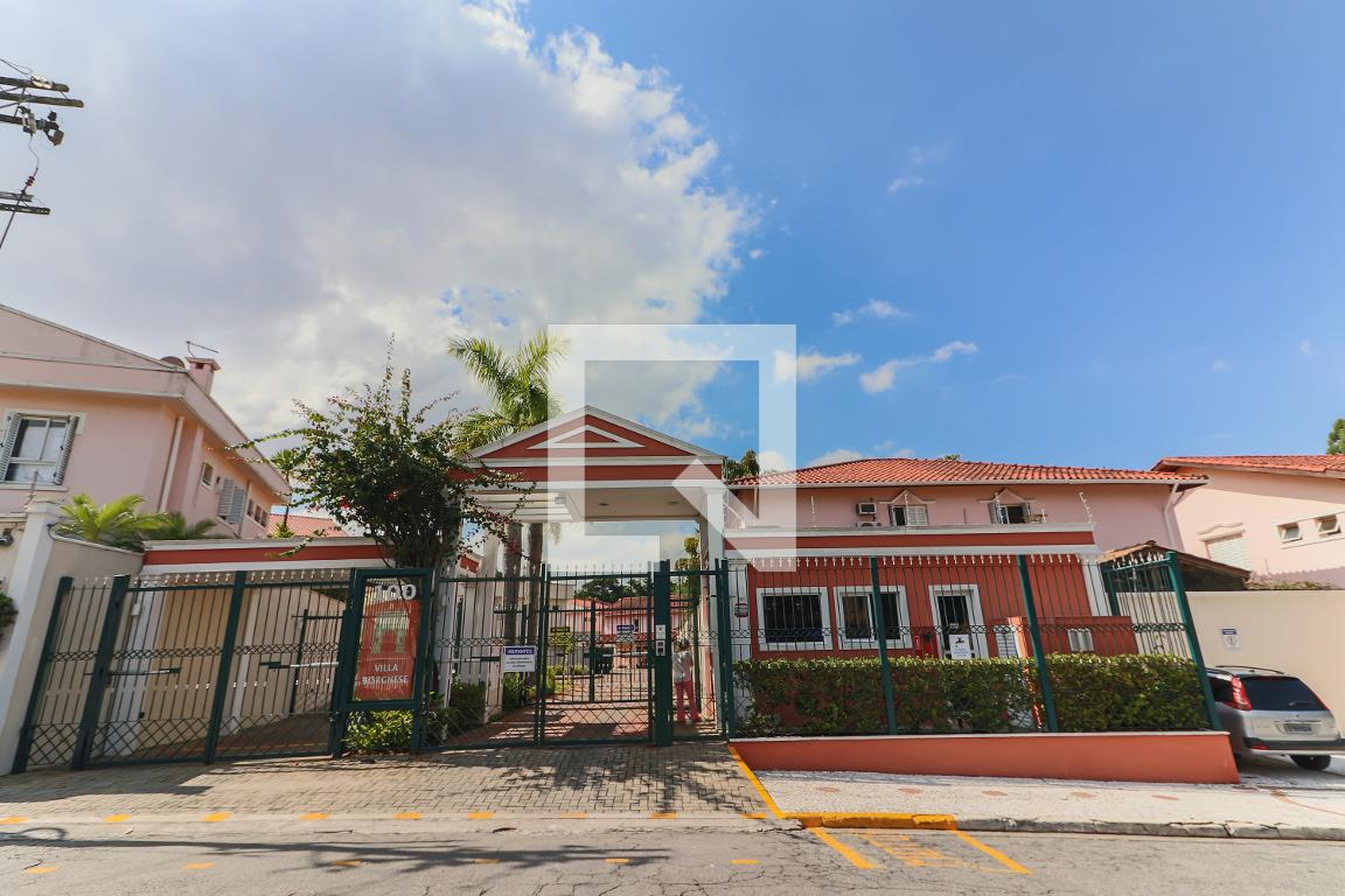 Fachada do Condomínio Condomínio Vila Borghese