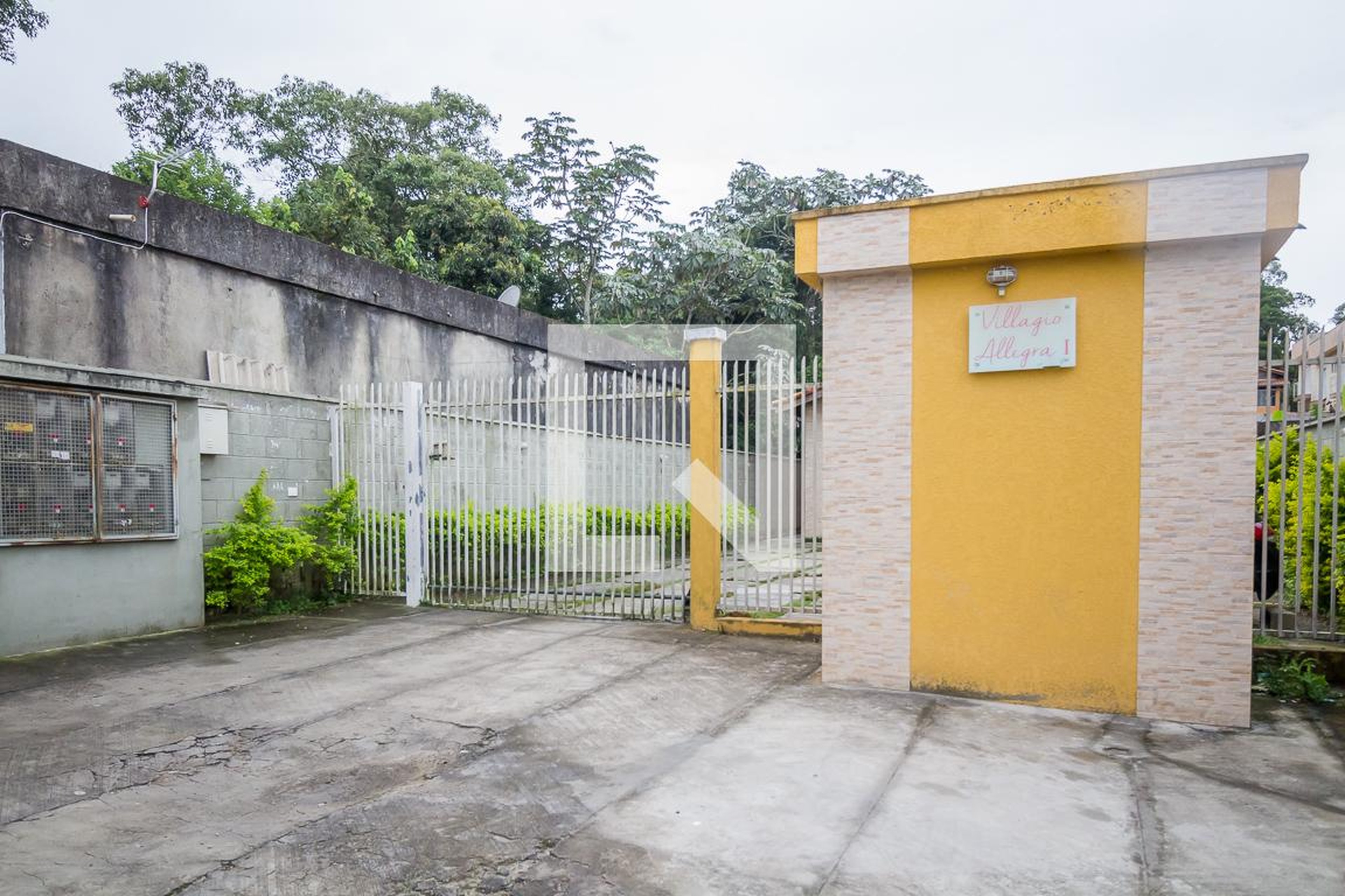 Fachada Condomínio em Rua Luzia dos Santos Cardoso, 1490