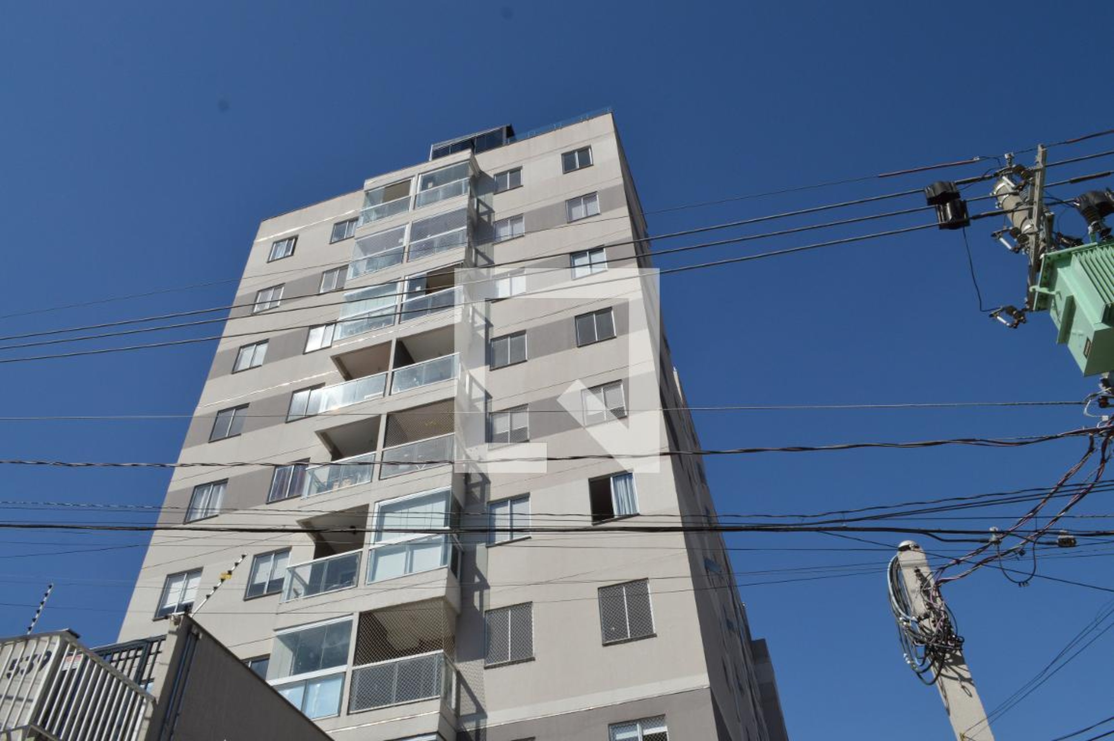 Fachada Condomínio em Rua Mariano Procópio, 55