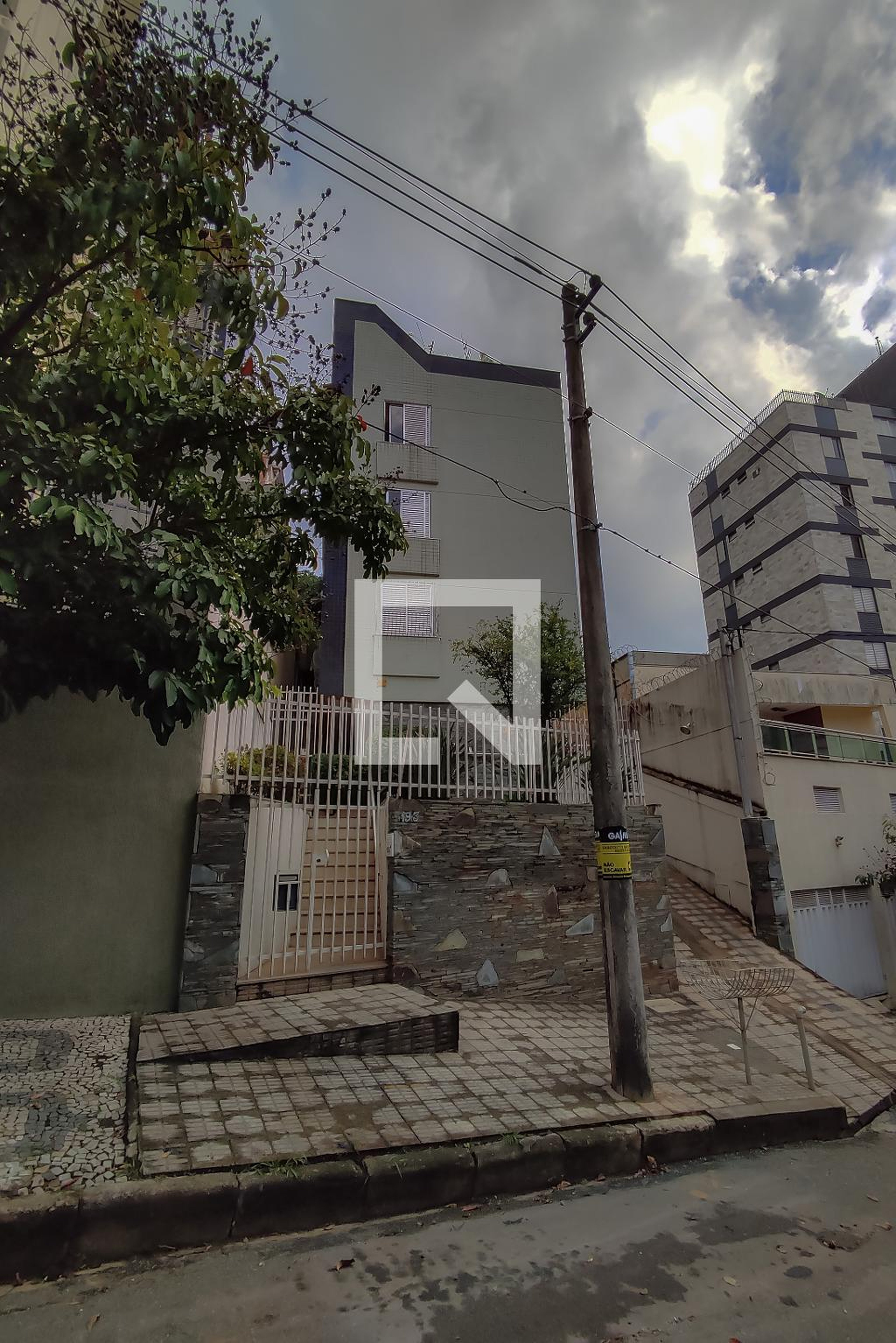 Fachada Condomínio em Rua Tupaciguara, 193