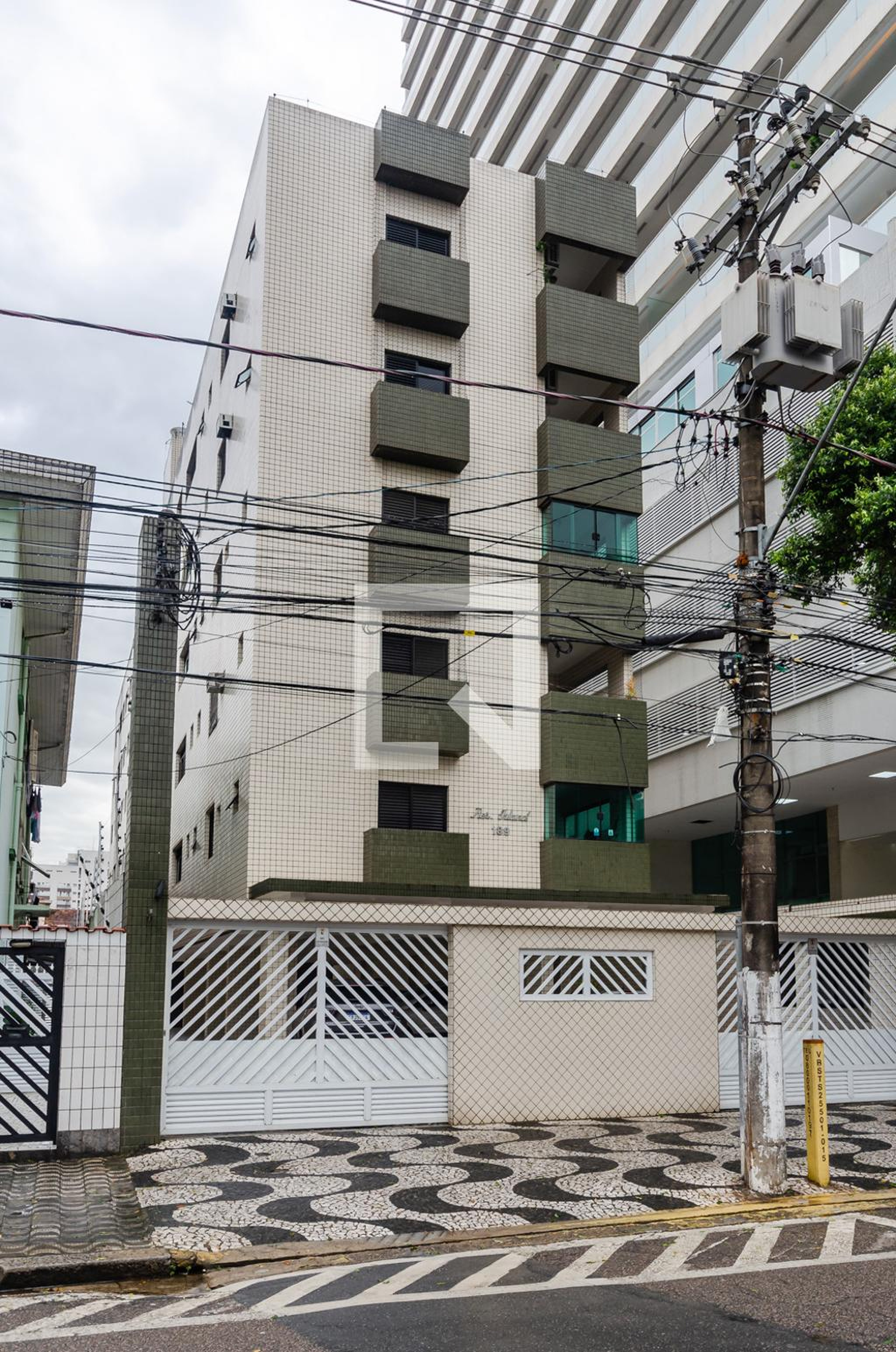 Fachada Condomínio em Rua Alexandre Herculano, 189