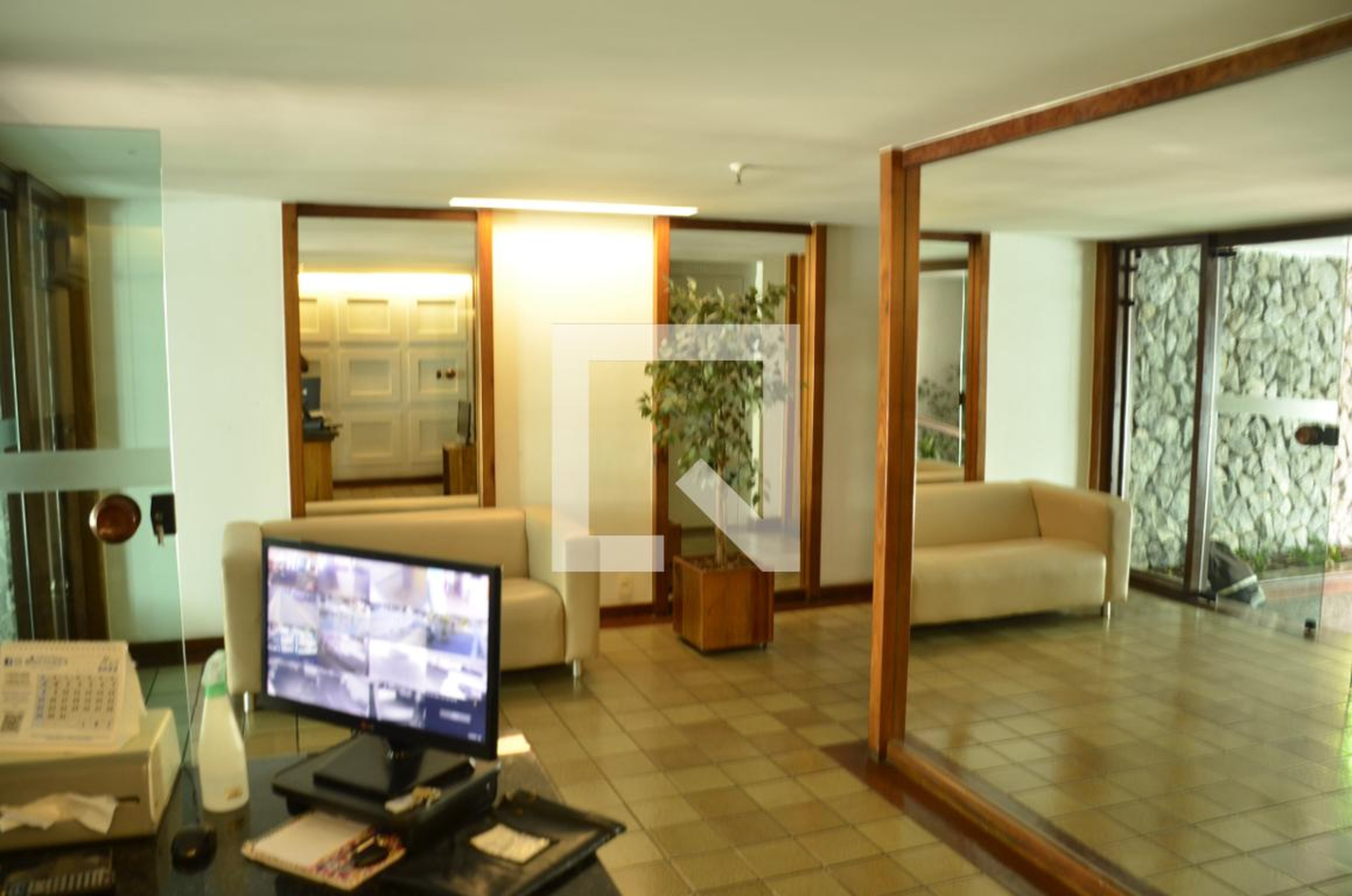 Hall social - ED. Silvertone