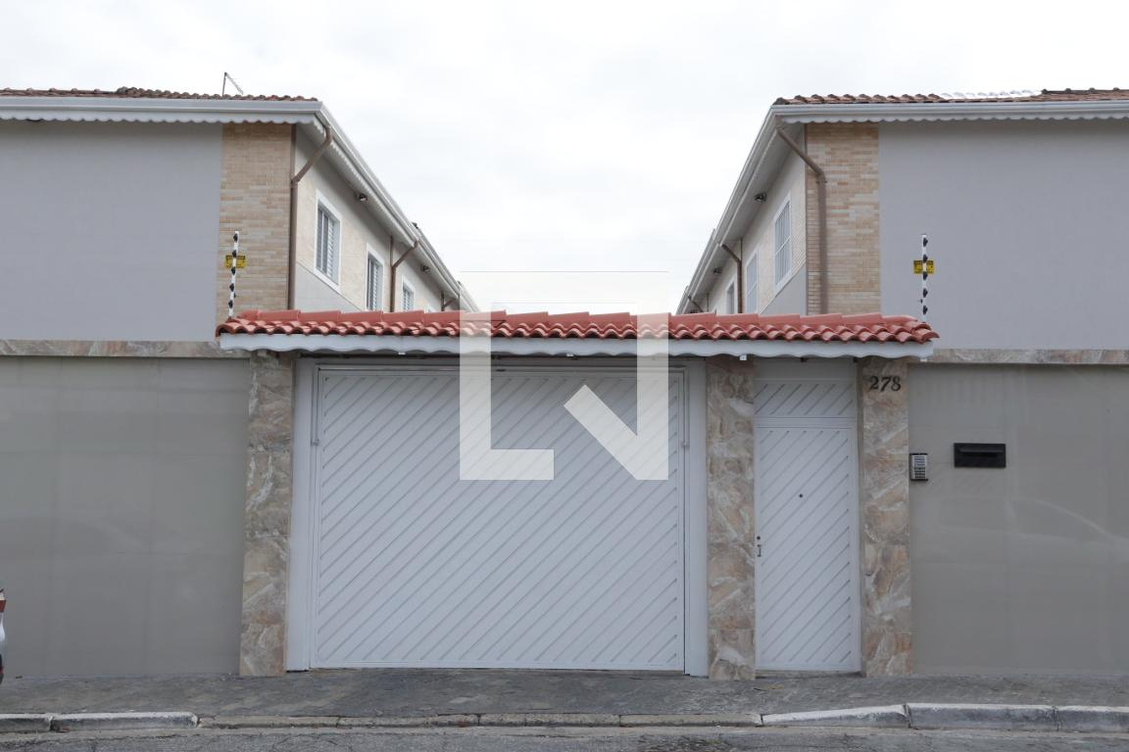 Fachada do Condomínio Condomínio em Avenida Vinte e Quatro de Fevereiro, 278