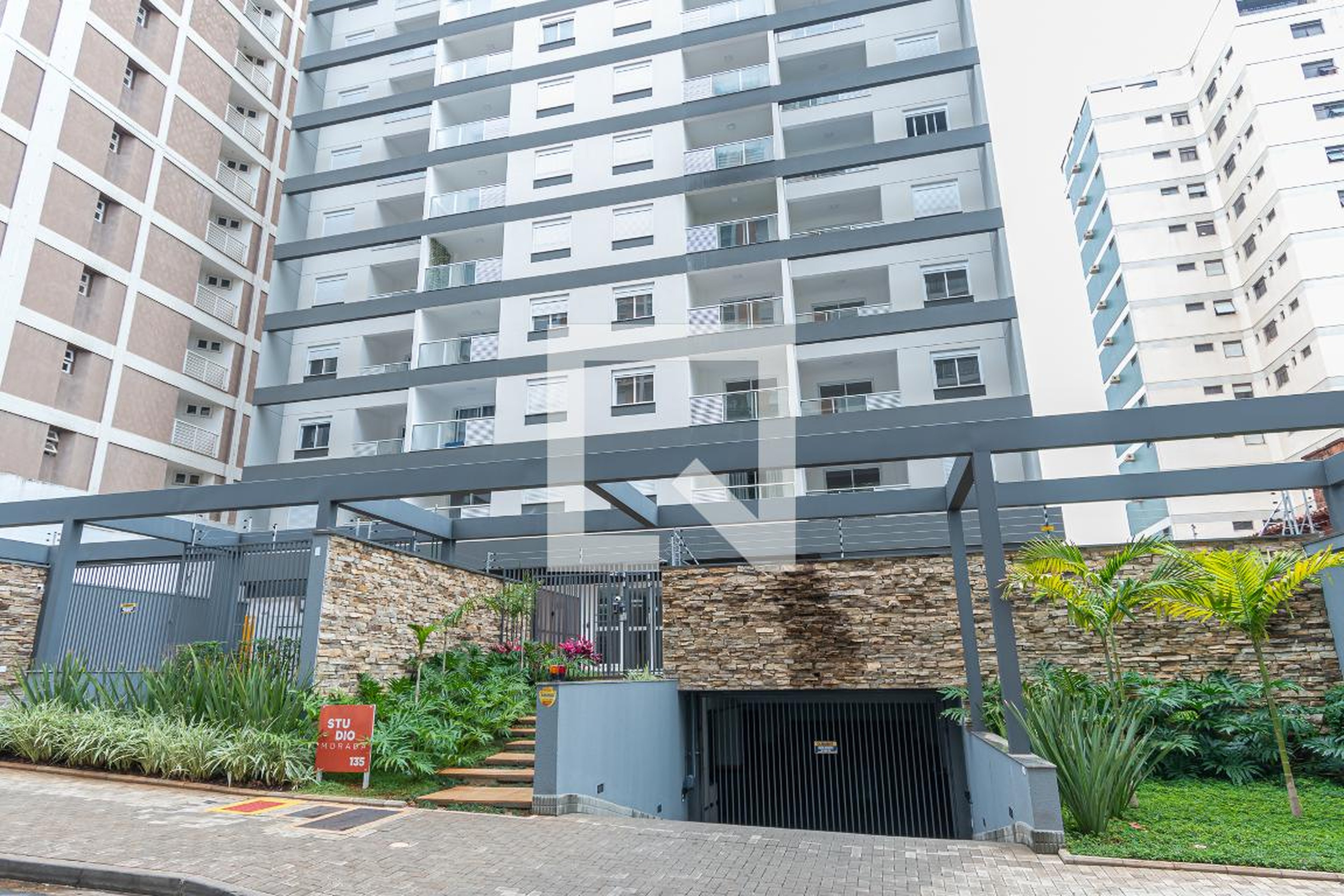 Fachada Condomínio em Rua Álvaro Muller, 193