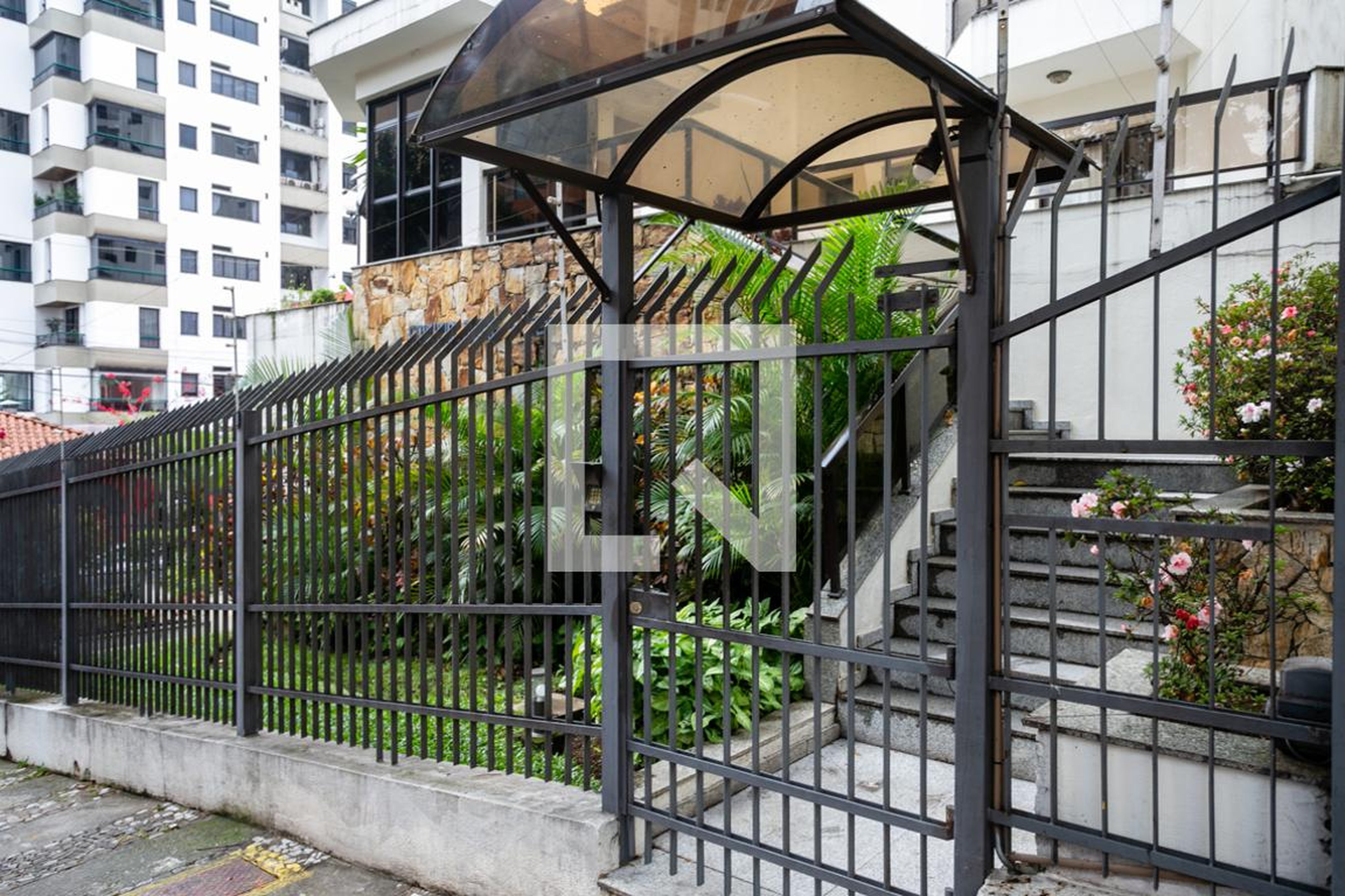 Fachada do condomínio Condomínio Denis