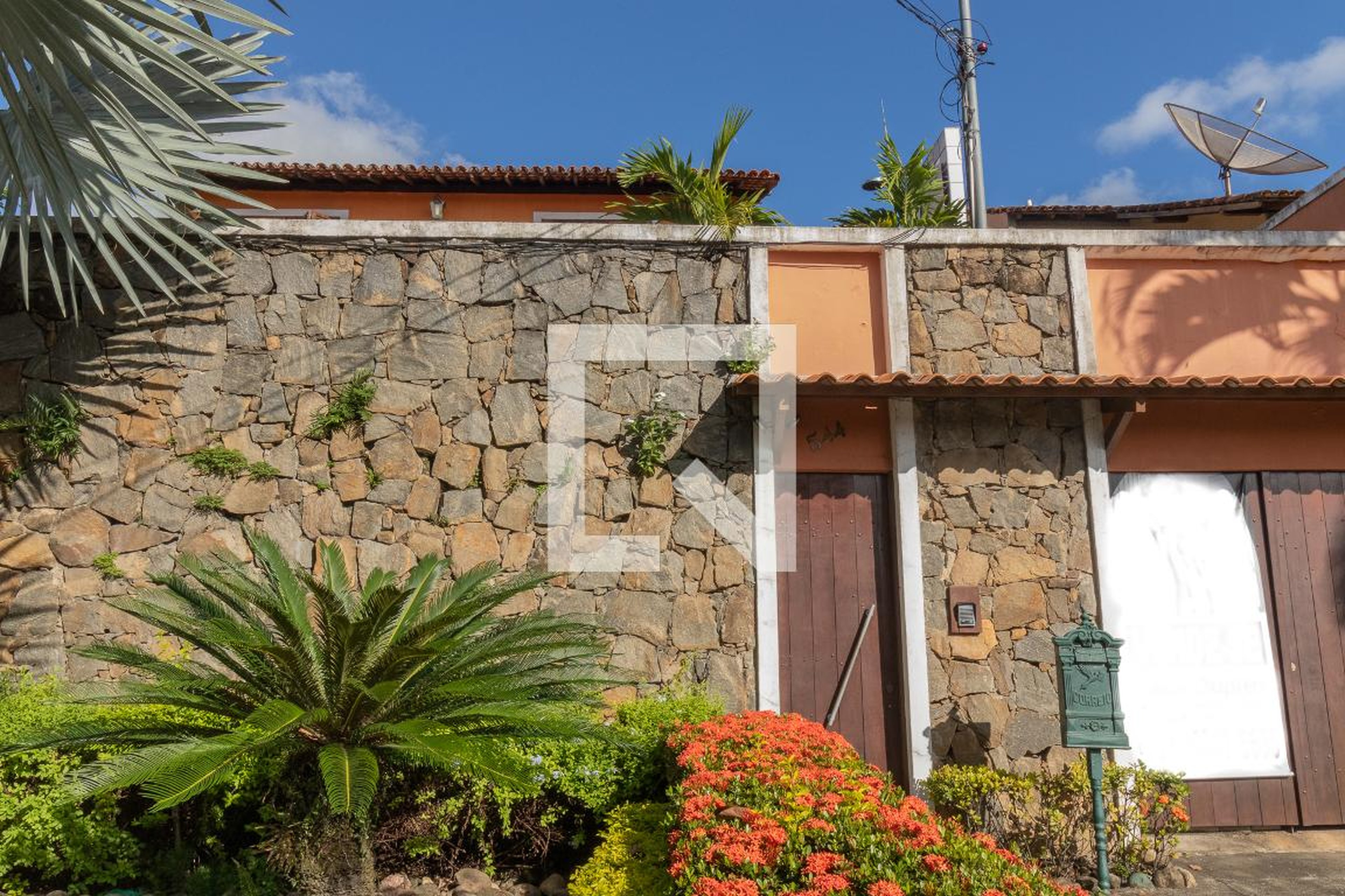 Fachada Condomínio em Estrada da Uruçanga, 544