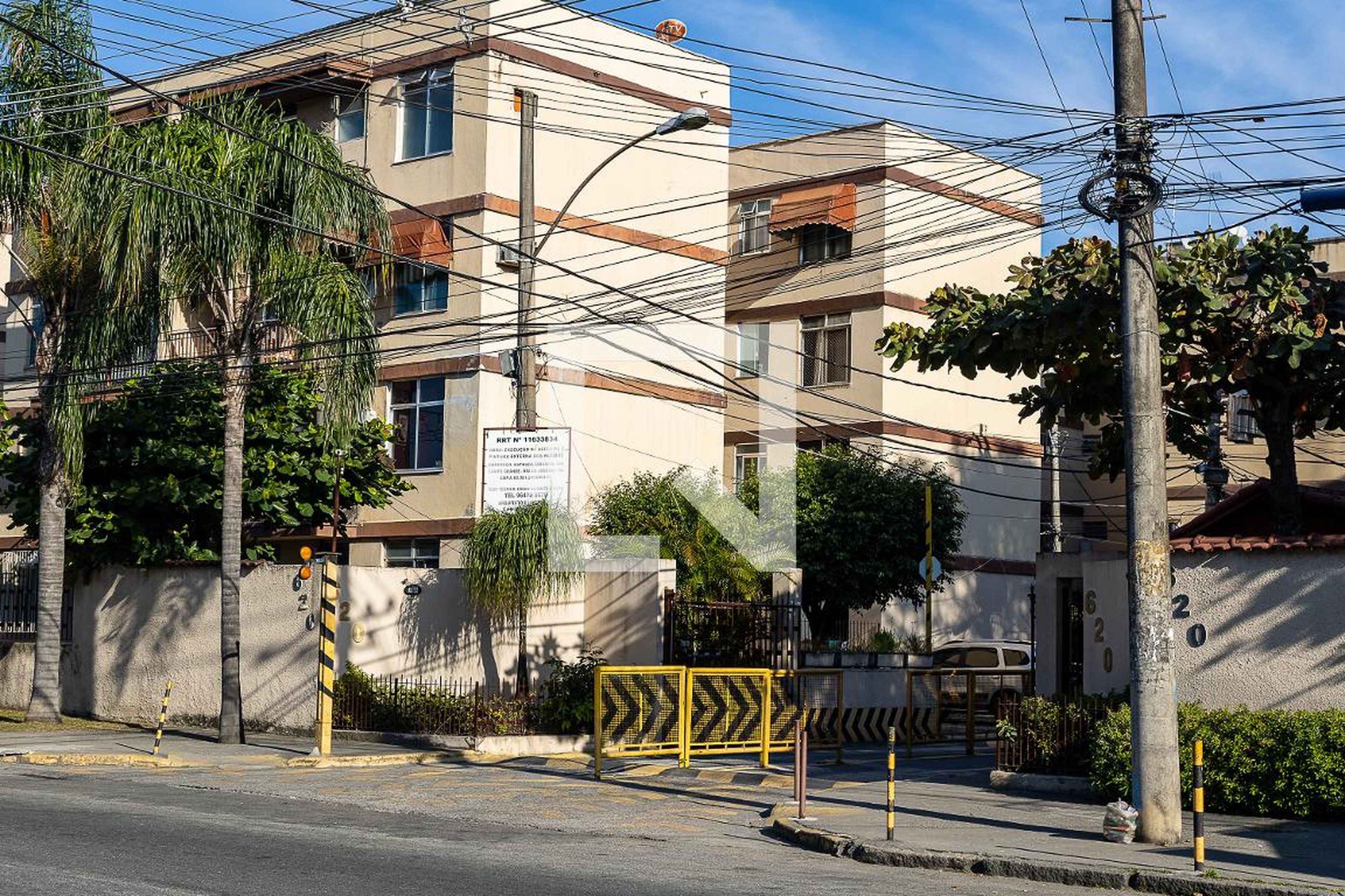 Fachada do Condomínio Condomínio em Estrada Iaraquã, 203