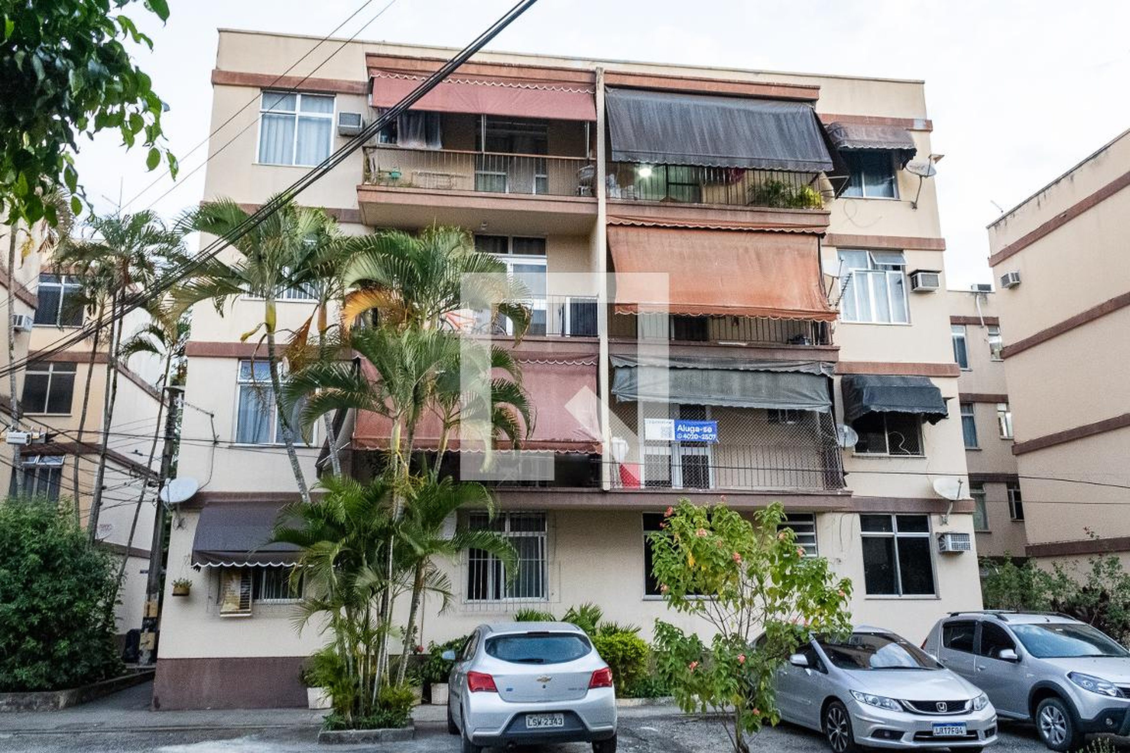 Fachada do Prédio Condomínio em Estrada Iaraquã, 203